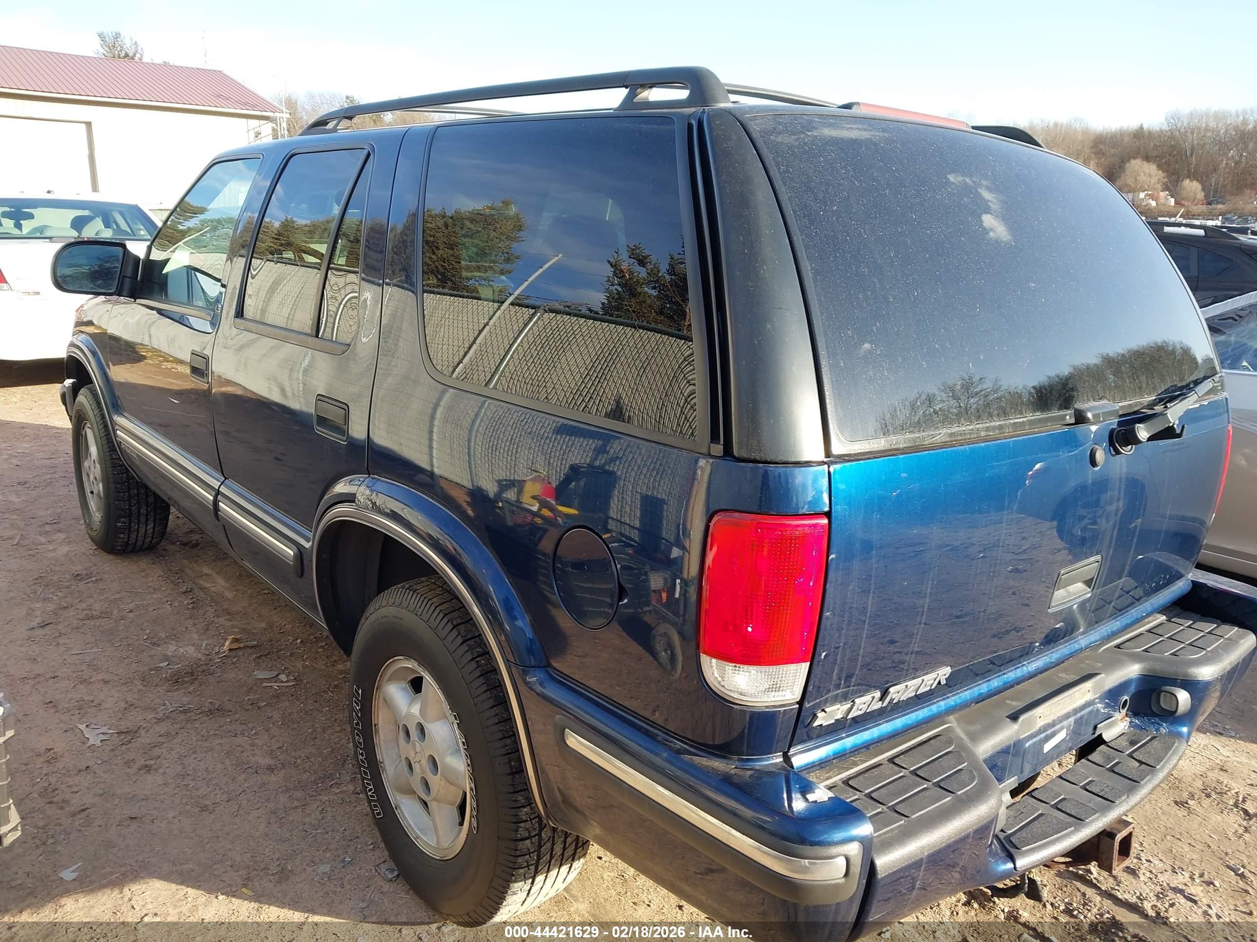 CHEVROLET BLAZER image 3