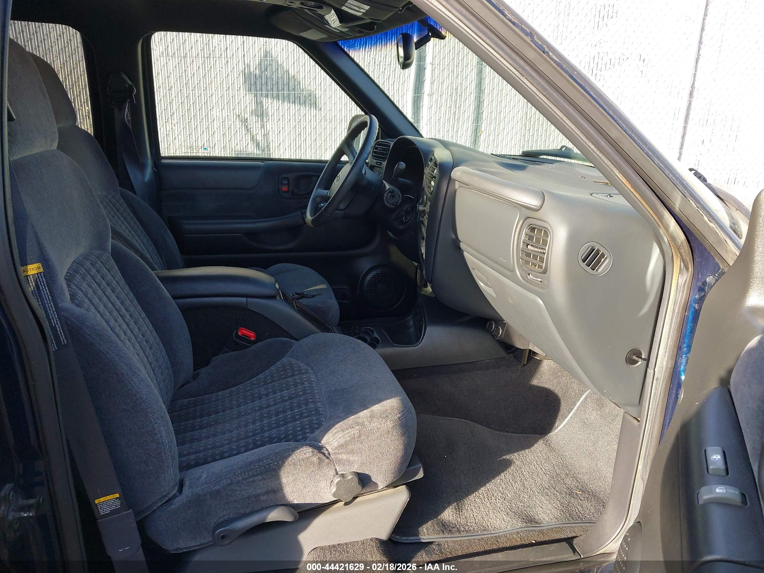 CHEVROLET BLAZER image 5