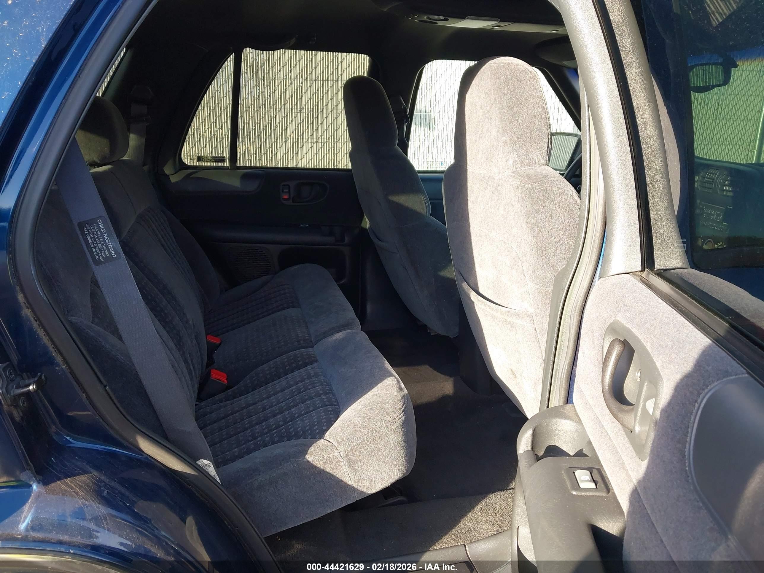 CHEVROLET BLAZER image 8
