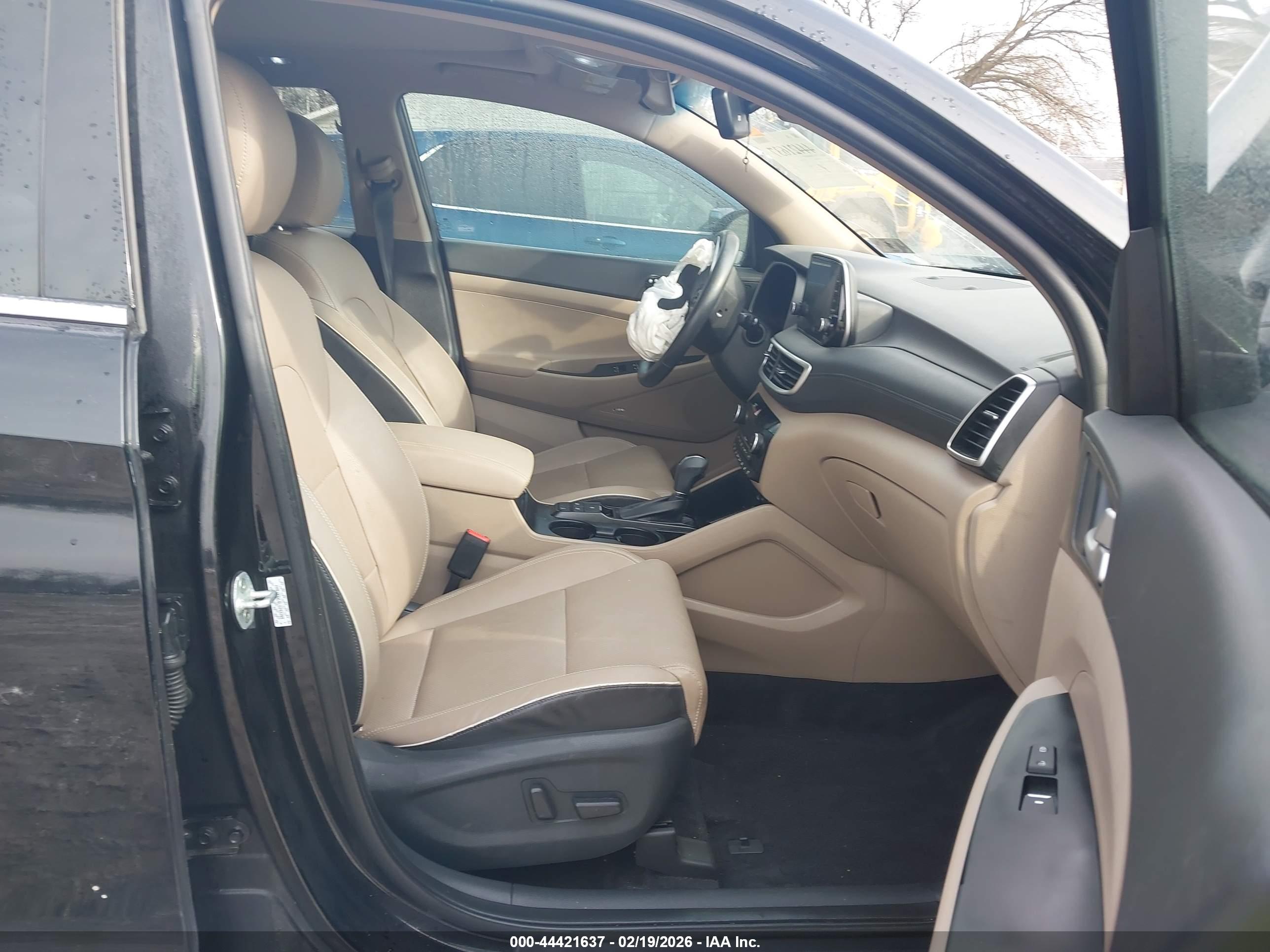HYUNDAI TUCSON image 5