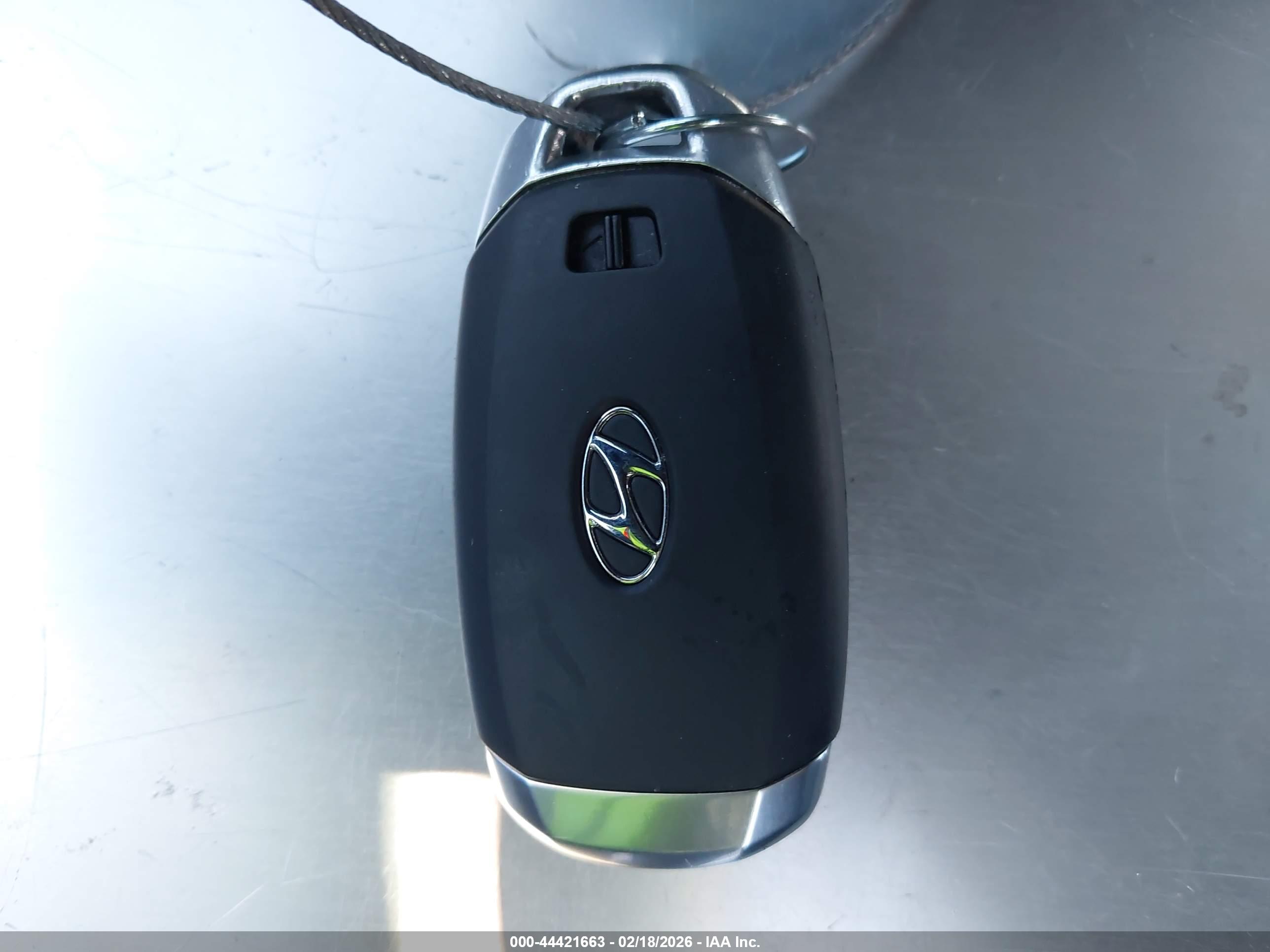 HYUNDAI KONA image 11