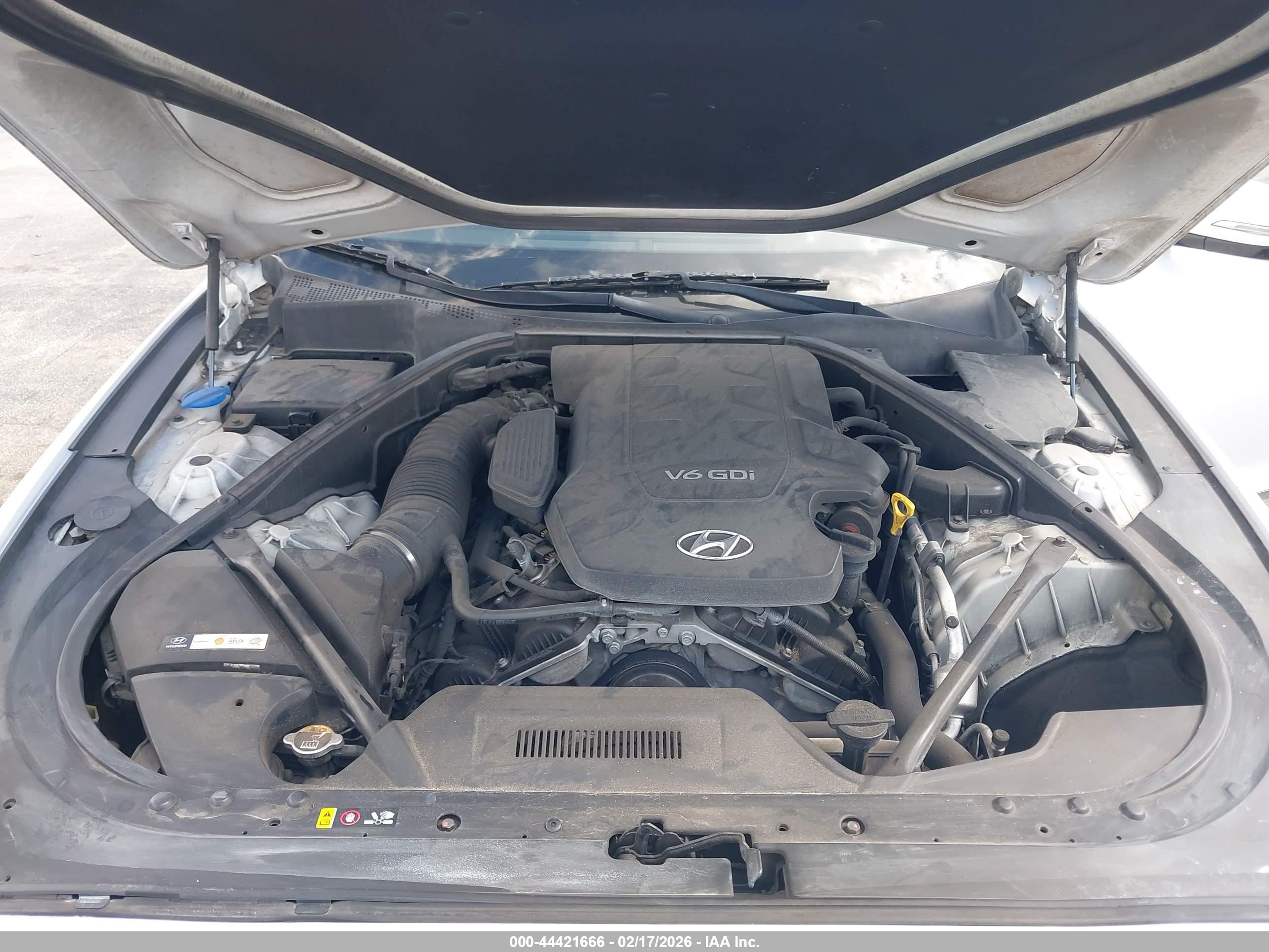 HYUNDAI GENESIS image 10