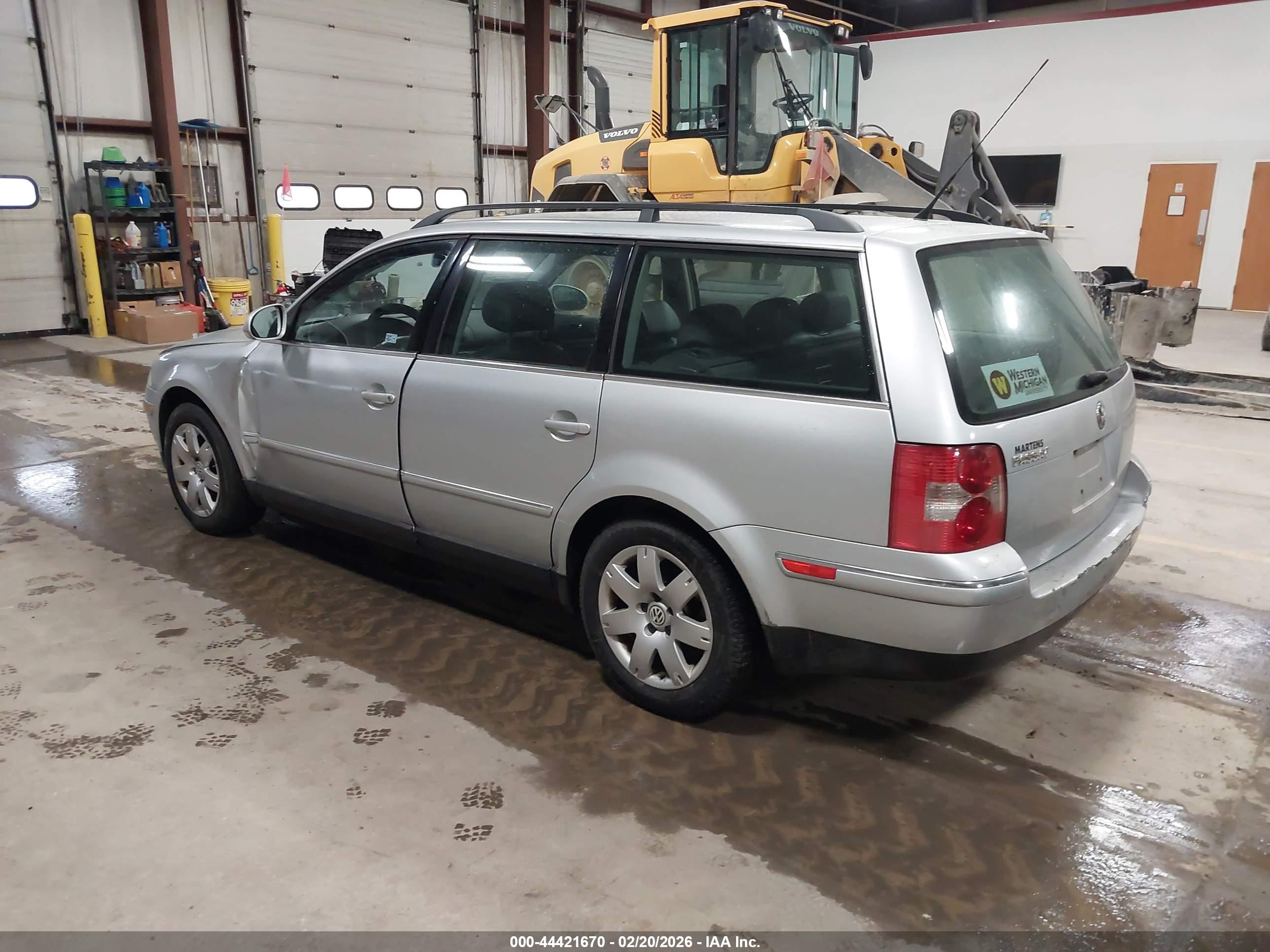 VOLKSWAGEN PASSAT image 3