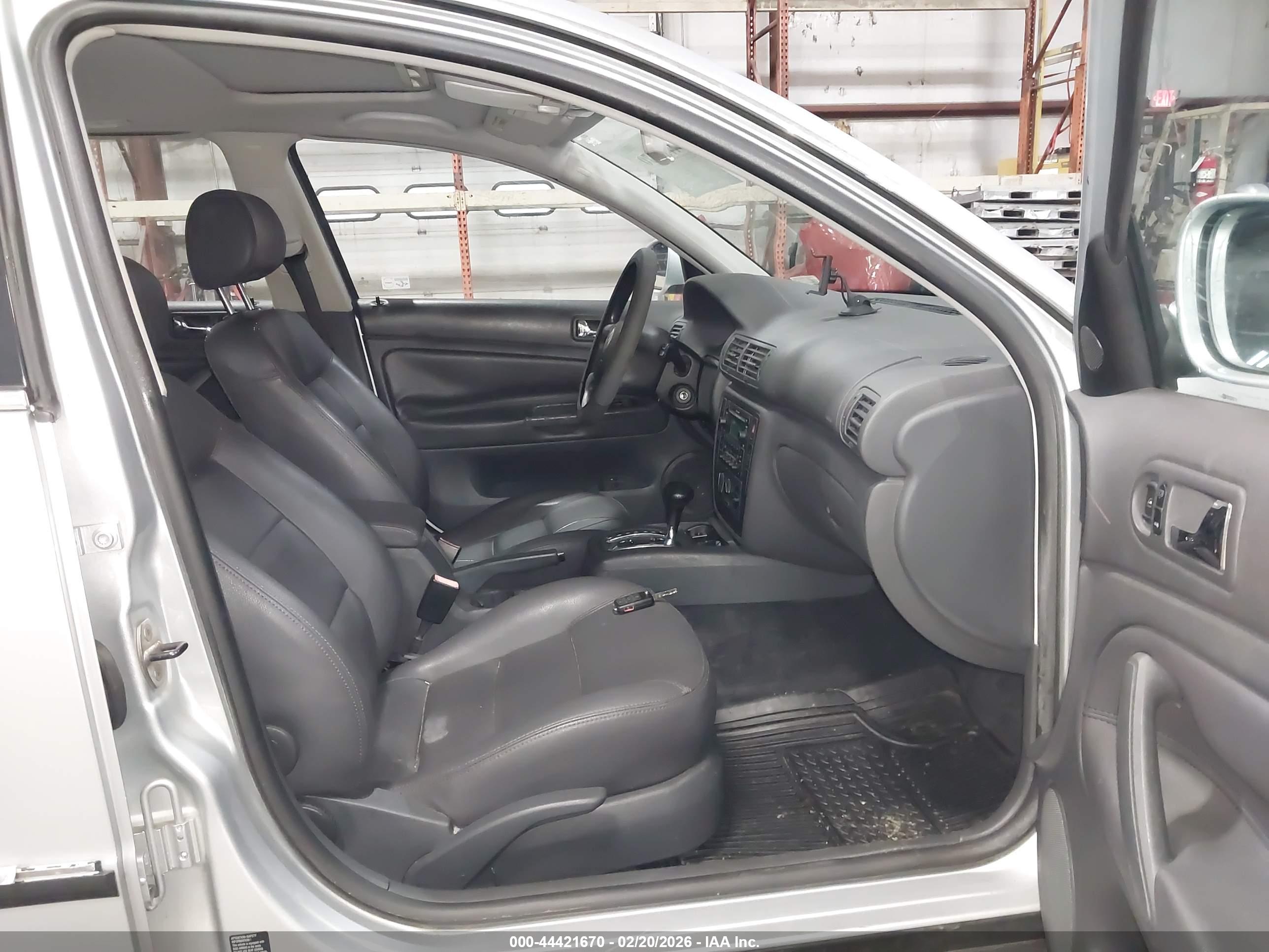 VOLKSWAGEN PASSAT image 5