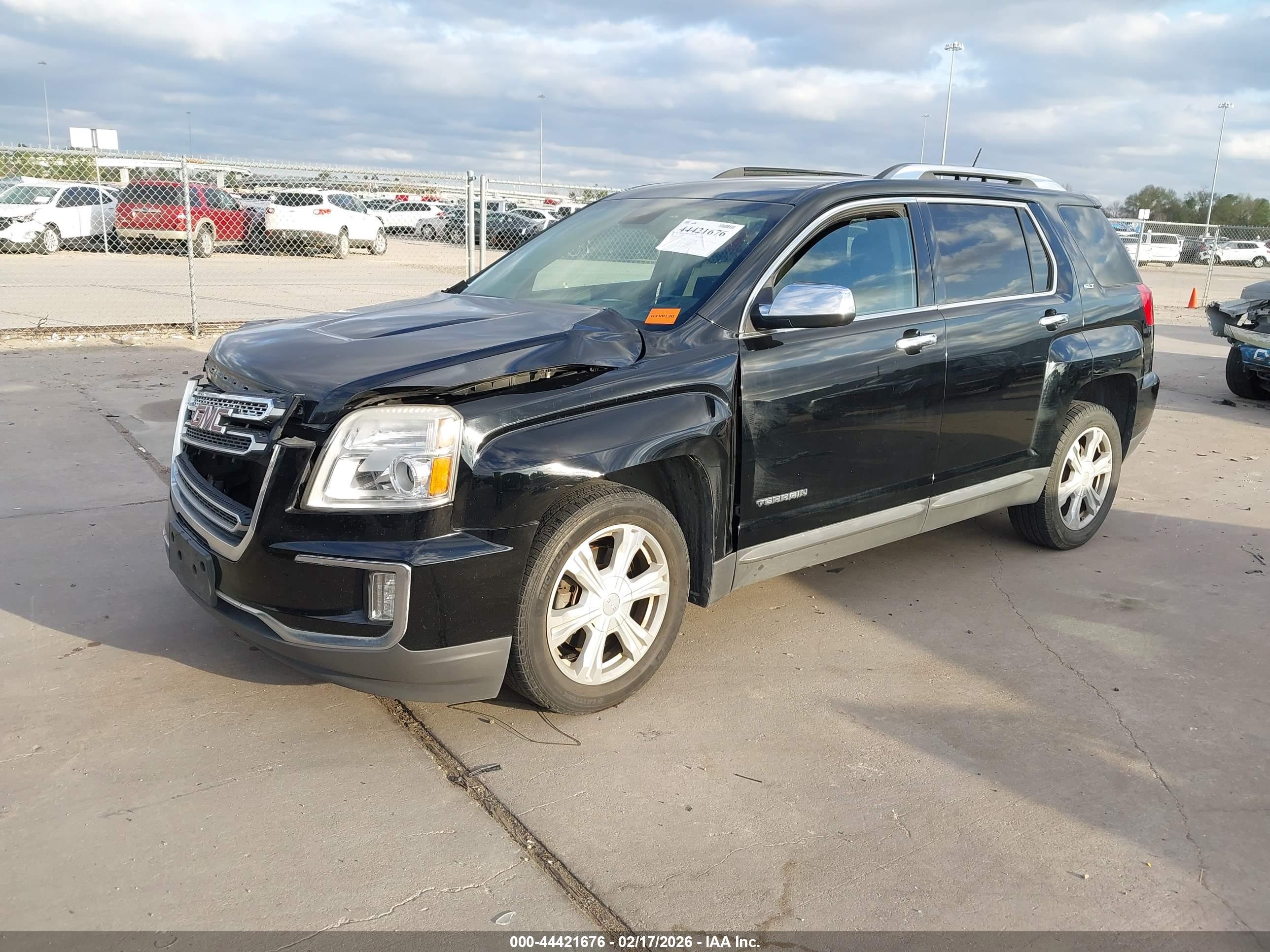 GMC TERRAIN image 2