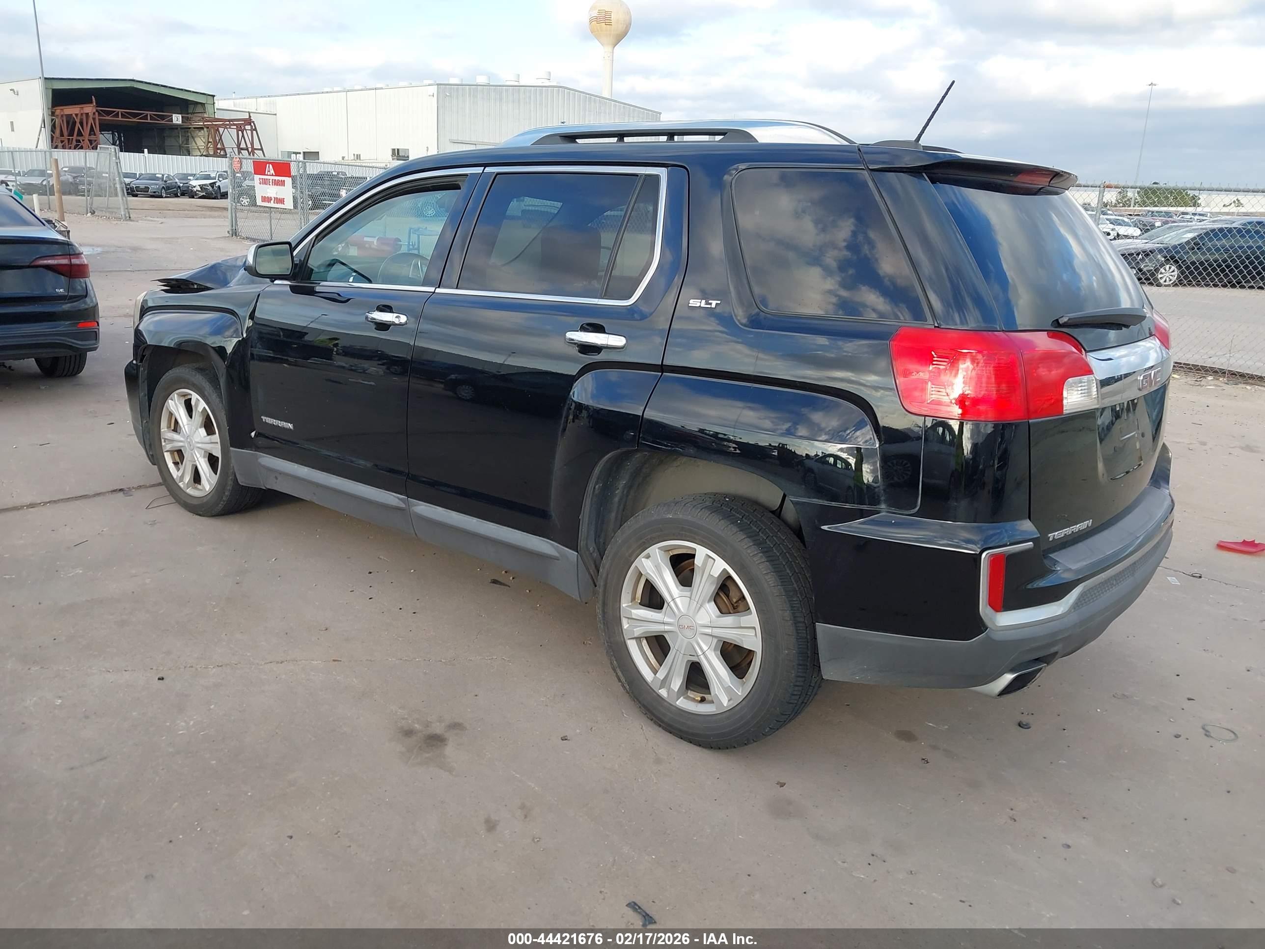 GMC TERRAIN image 3