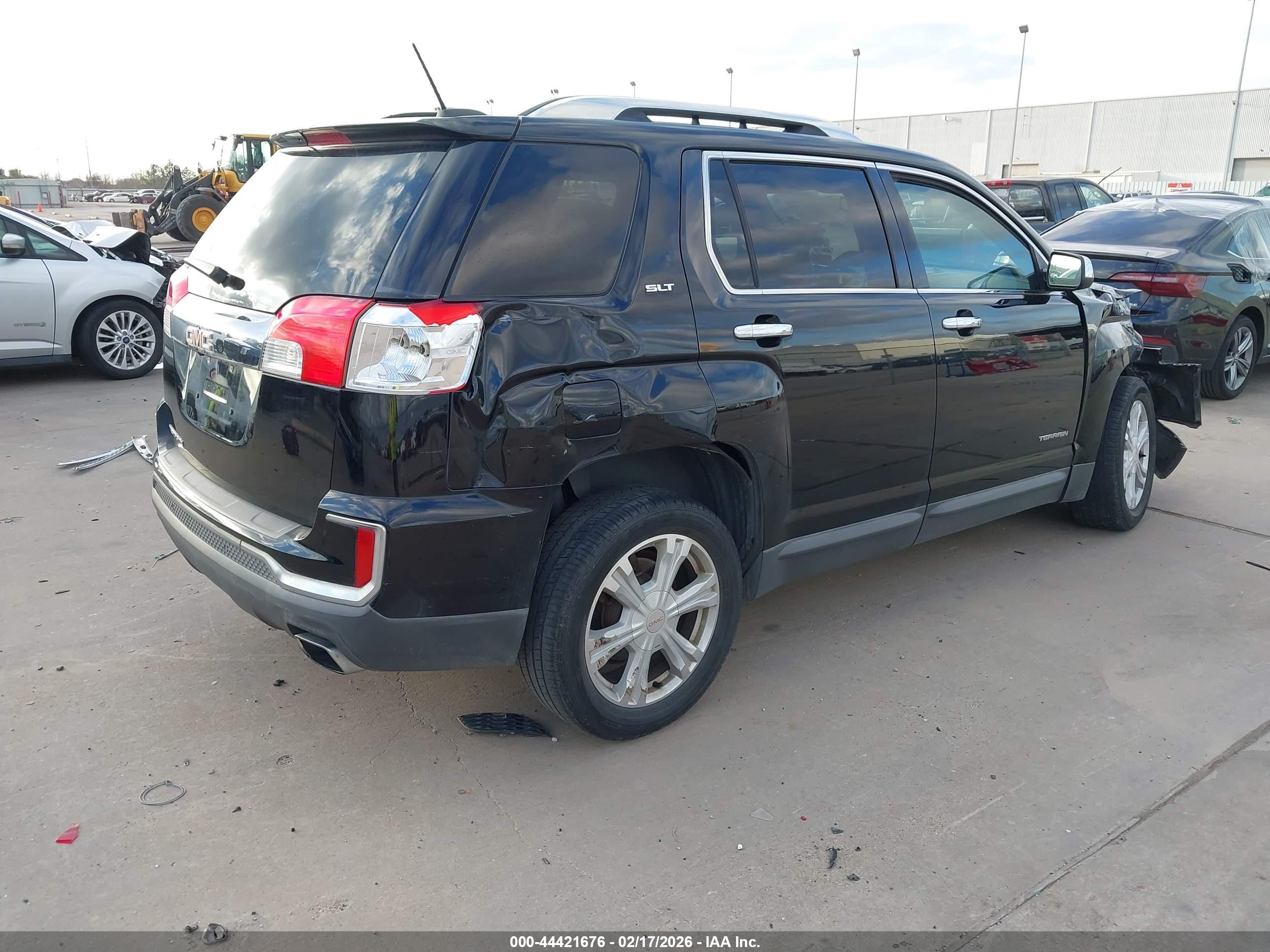 GMC TERRAIN image 4