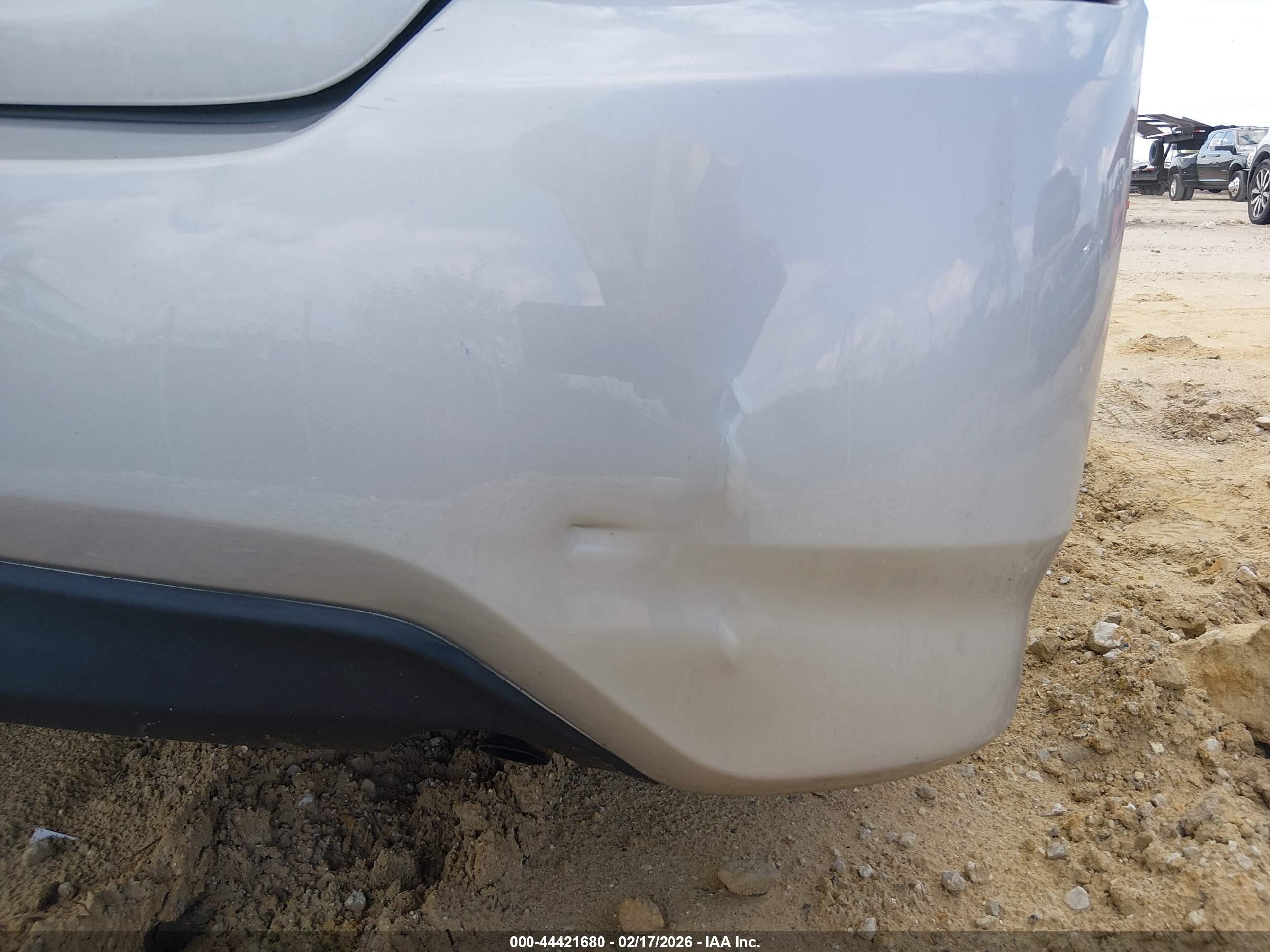 NISSAN VERSA image 6