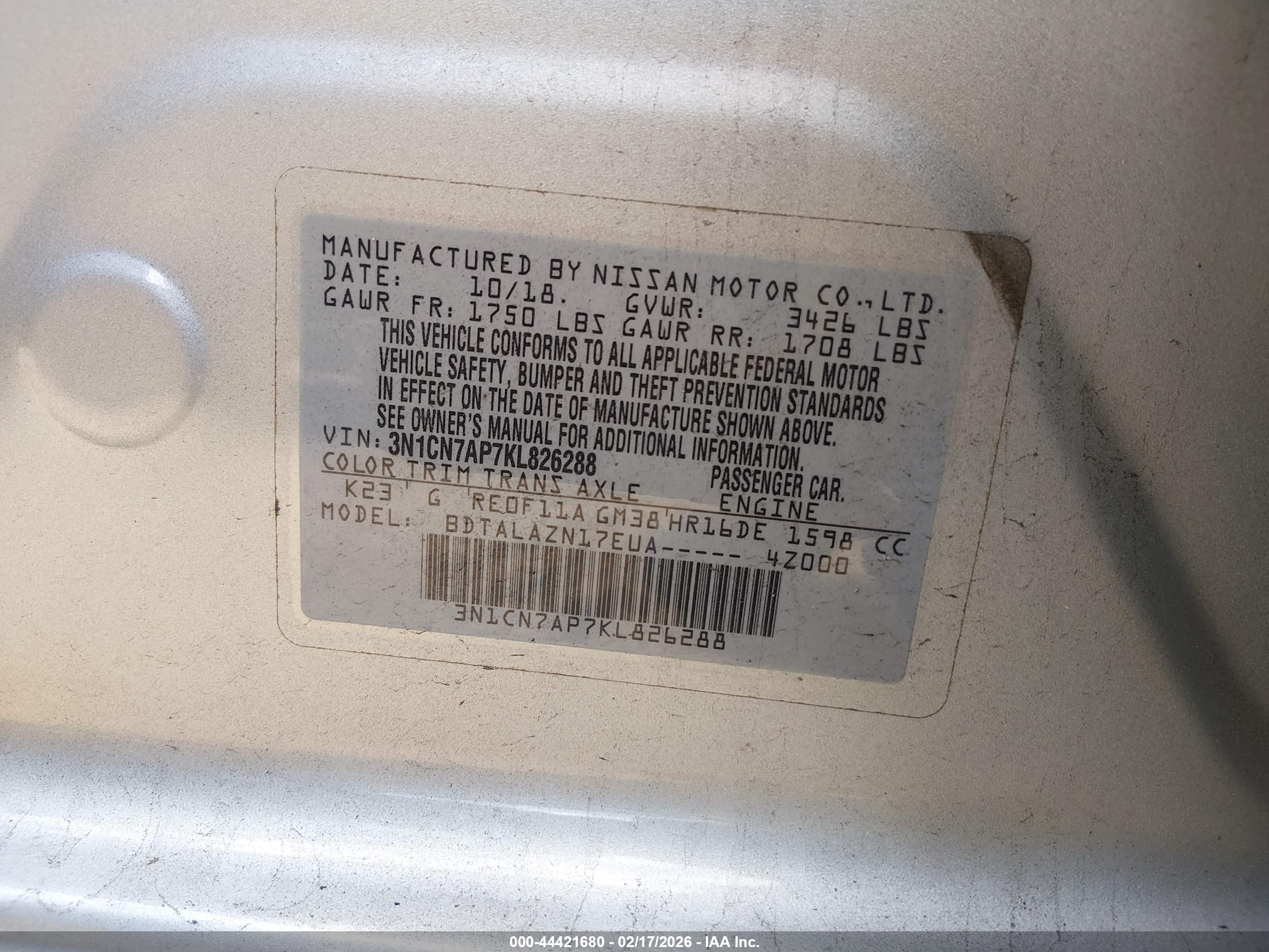 NISSAN VERSA image 9
