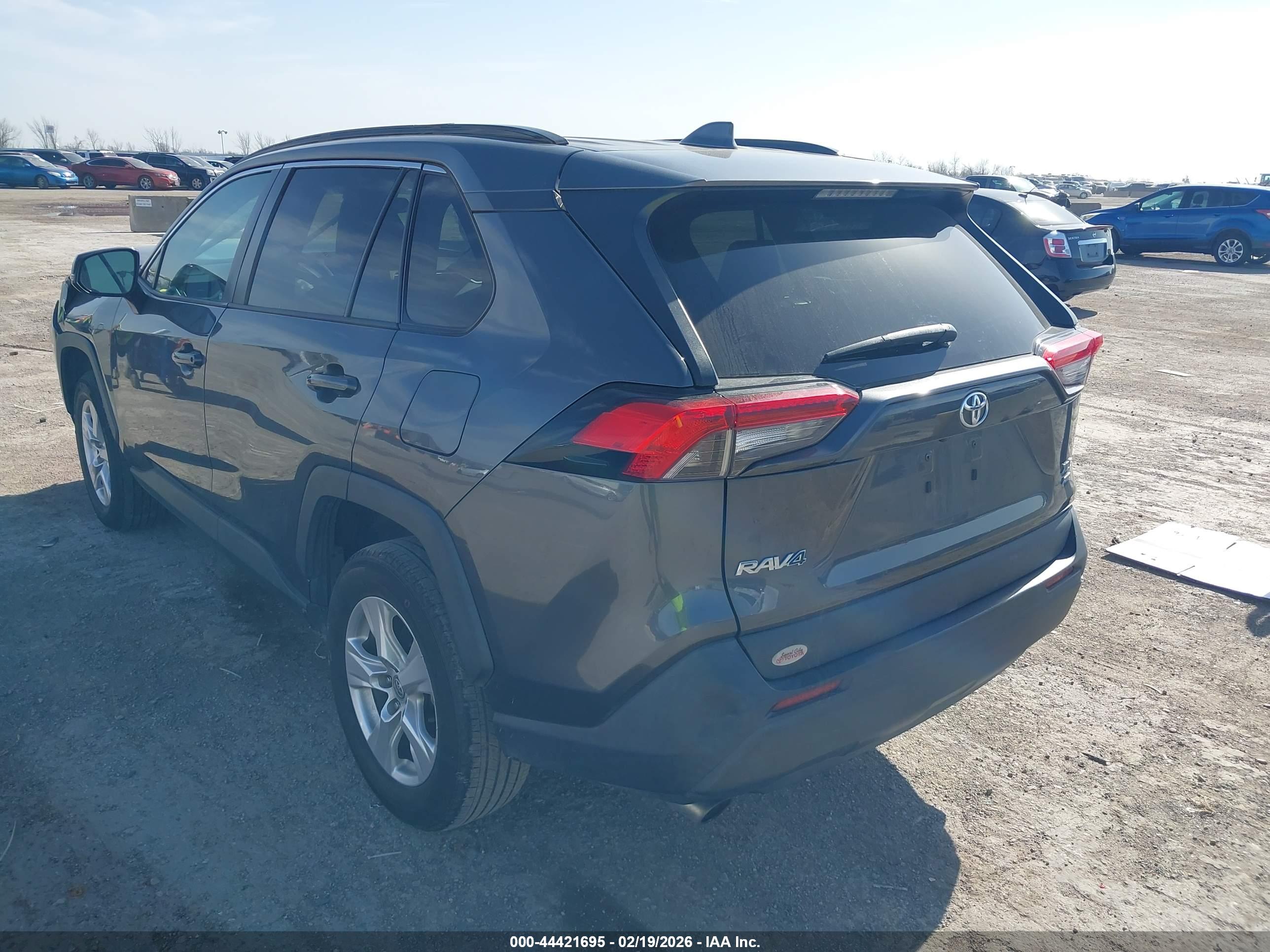TOYOTA RAV4 image 3