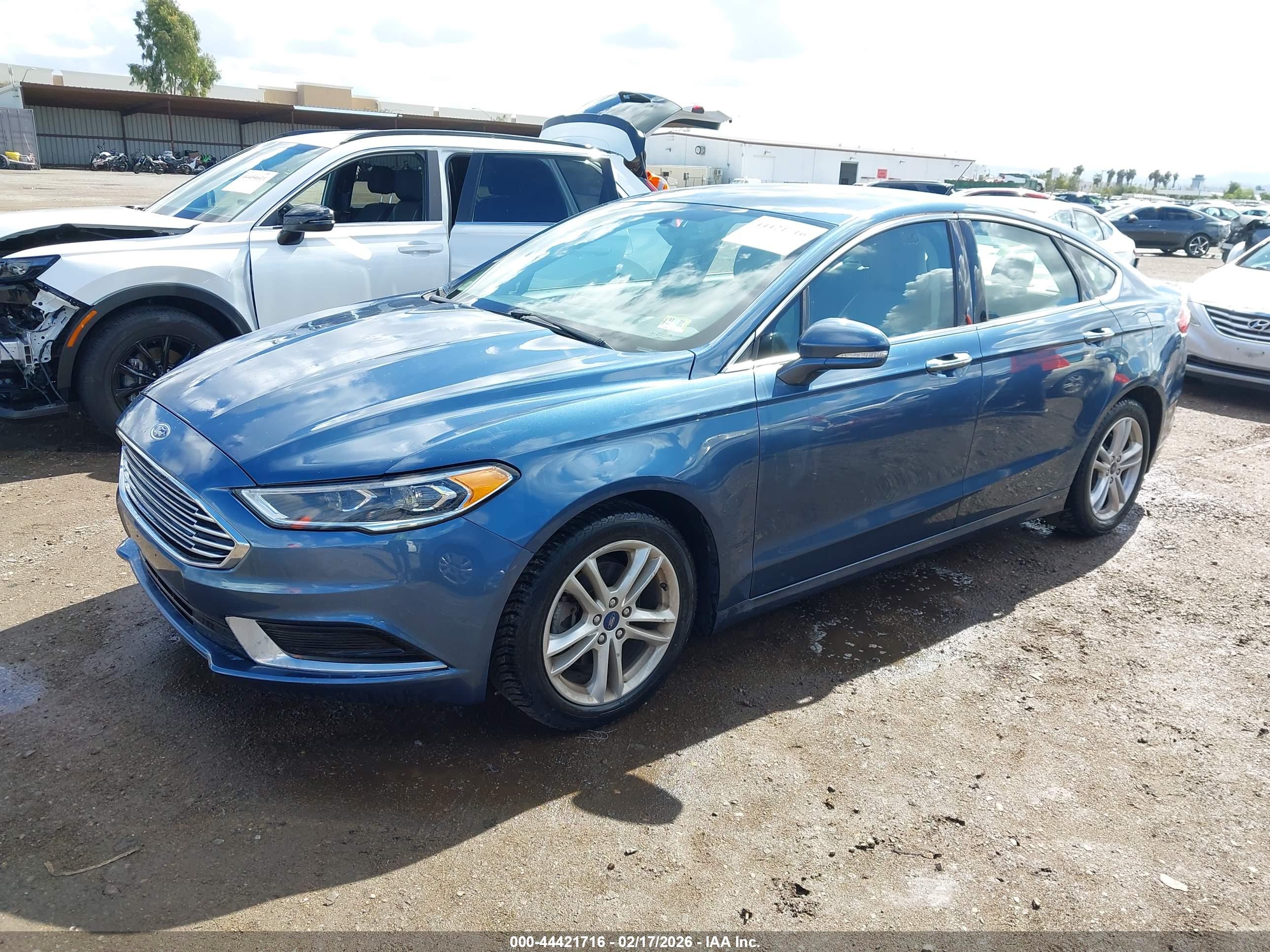 FORD FUSION image 2