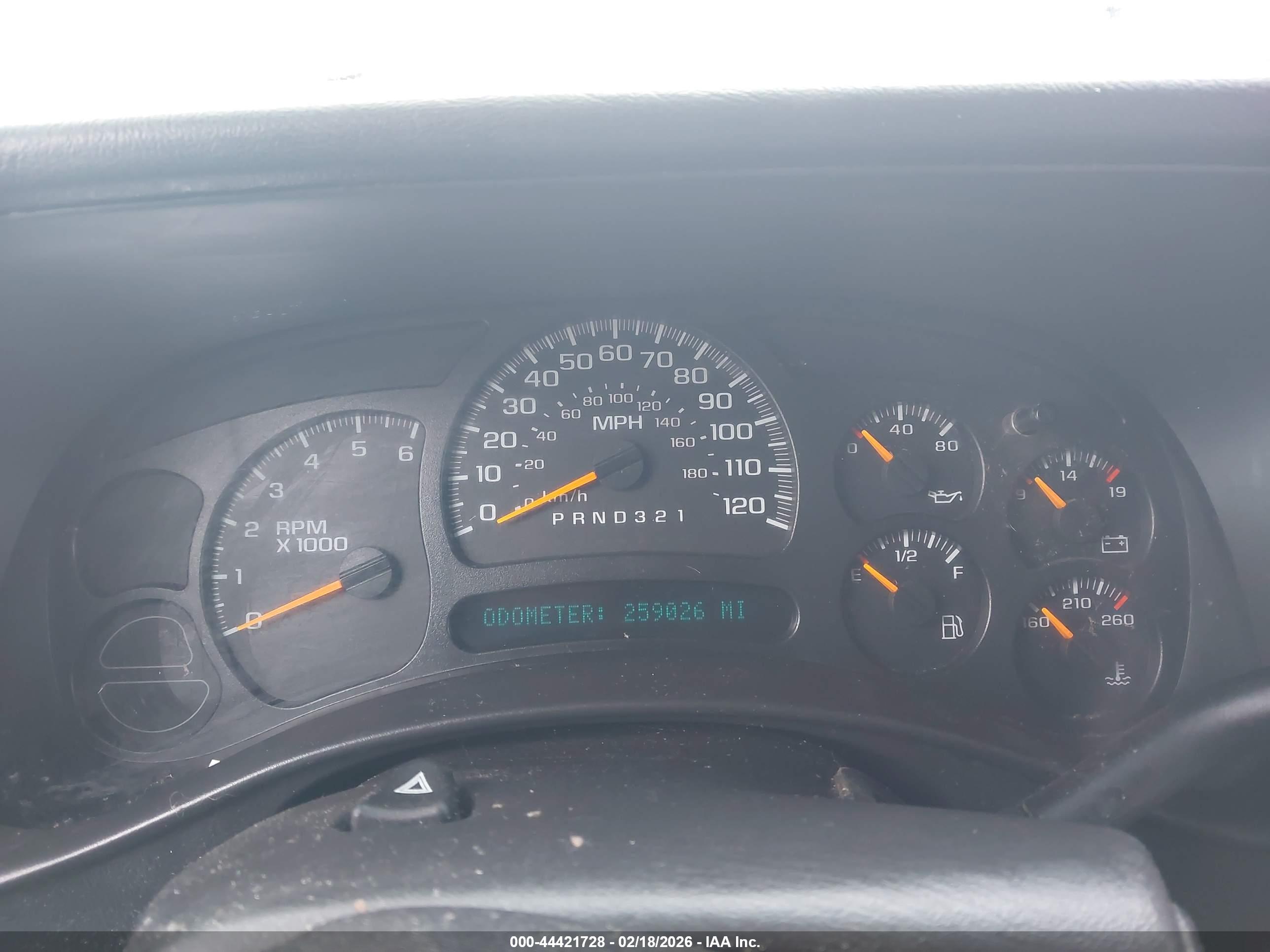 CHEVROLET SILVERADO image 7