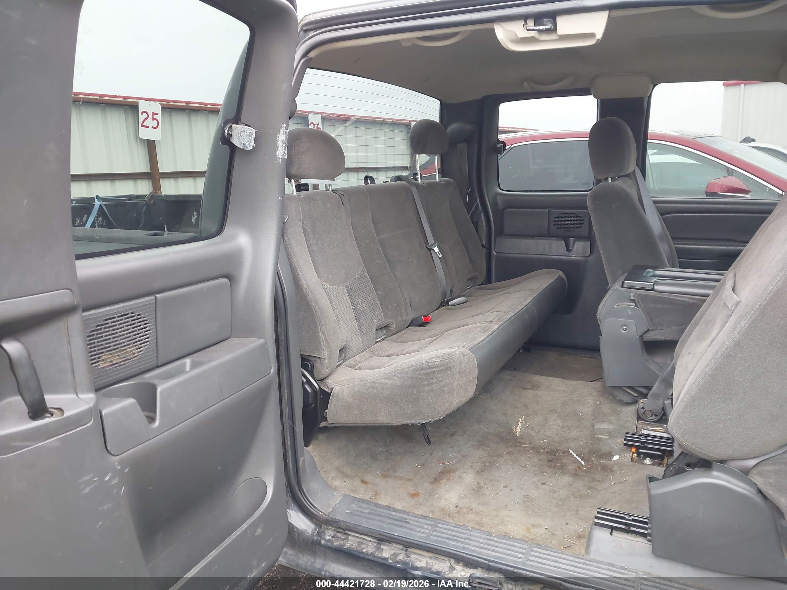 CHEVROLET SILVERADO image 8