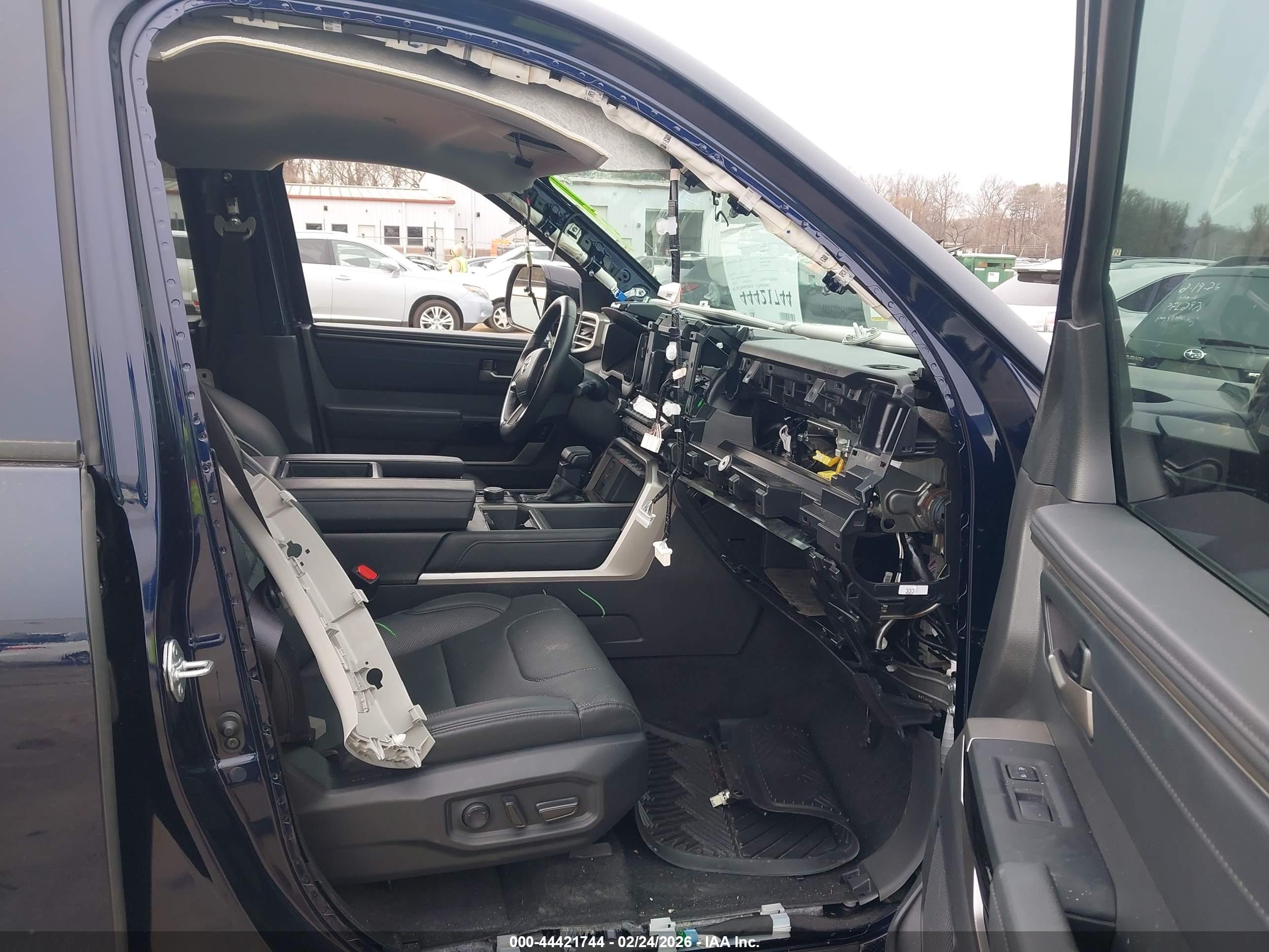 TOYOTA TUNDRA image 5