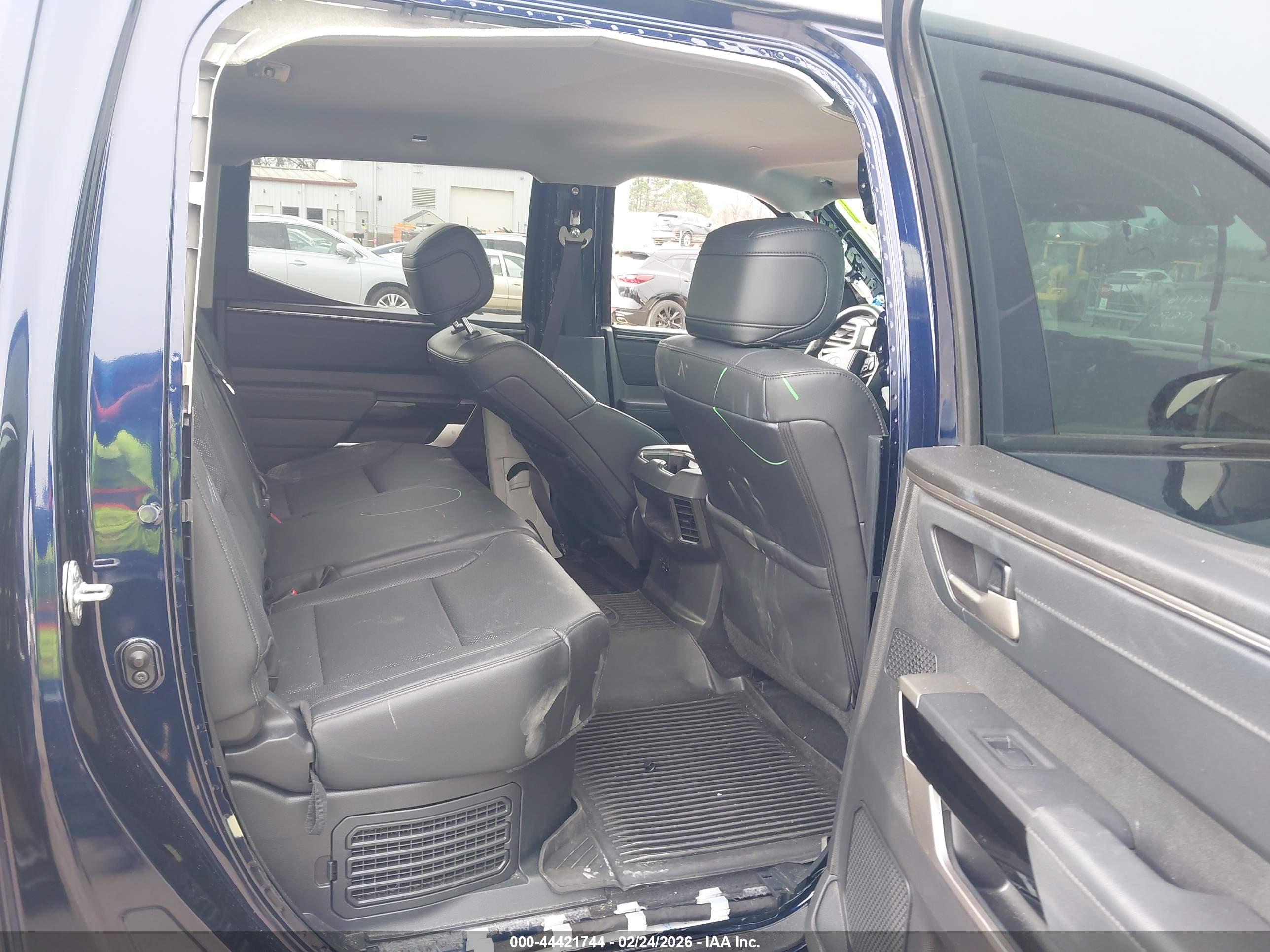 TOYOTA TUNDRA image 8
