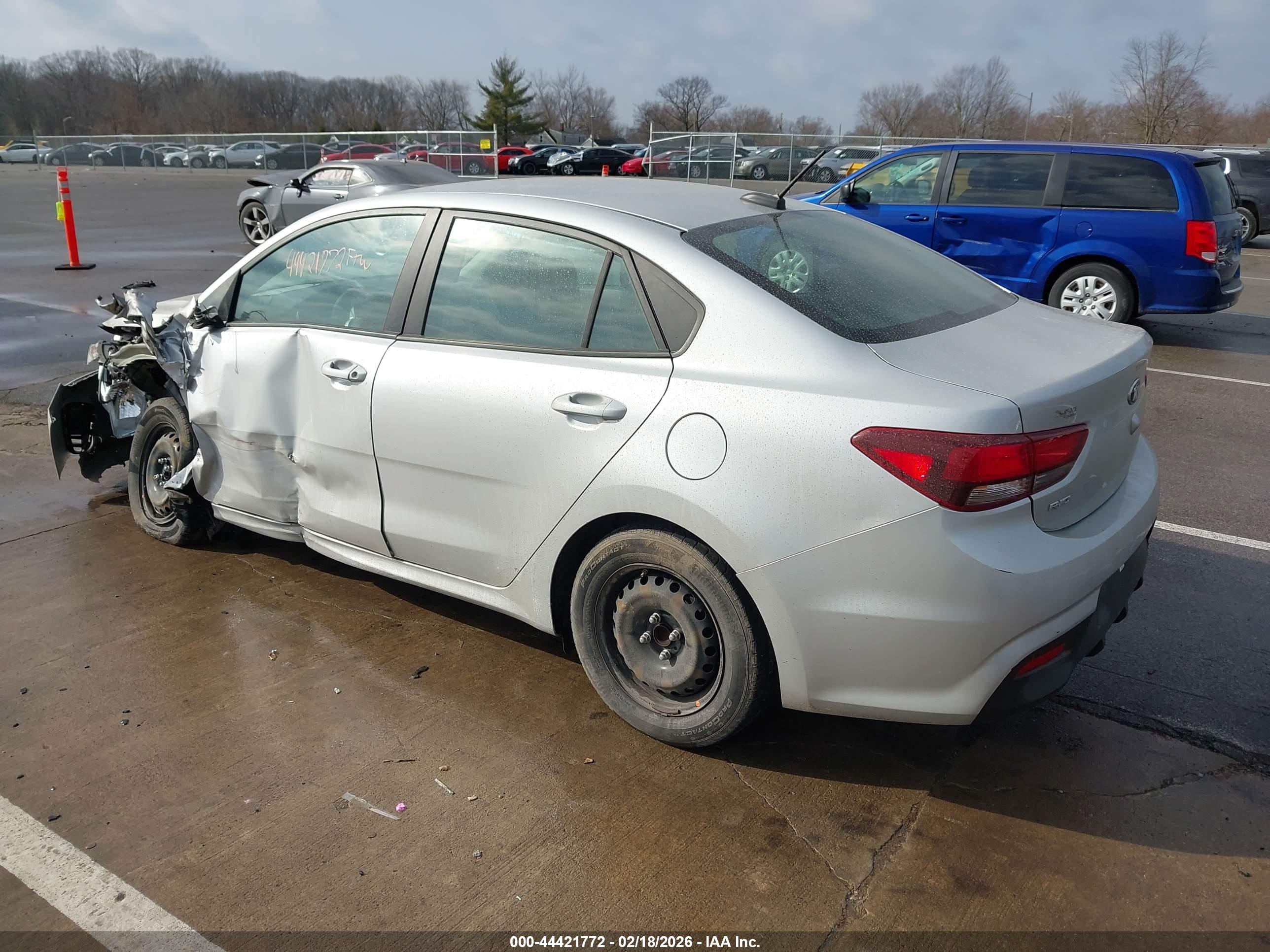 KIA RIO image 3