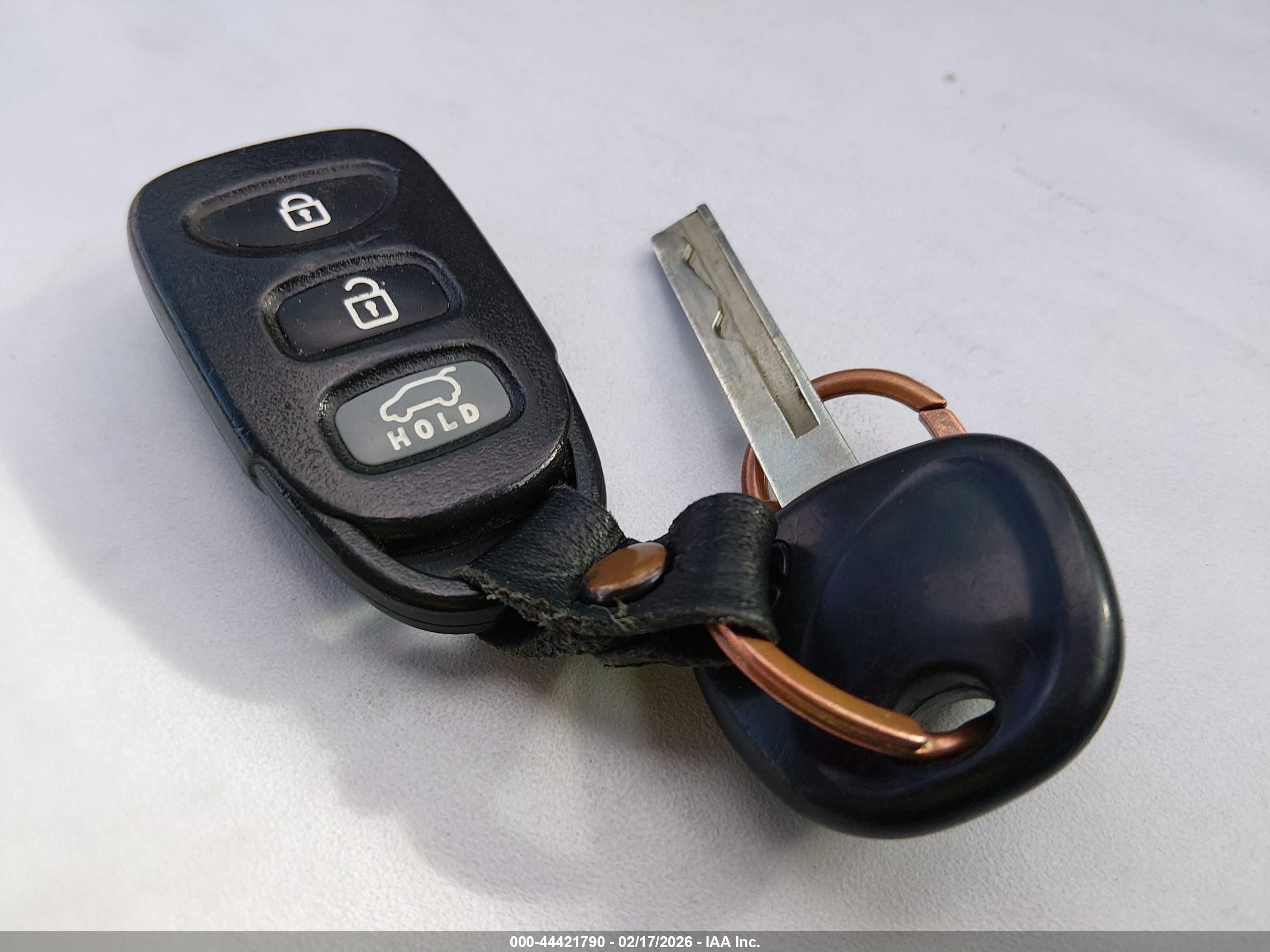 HYUNDAI ELANTRA image 11