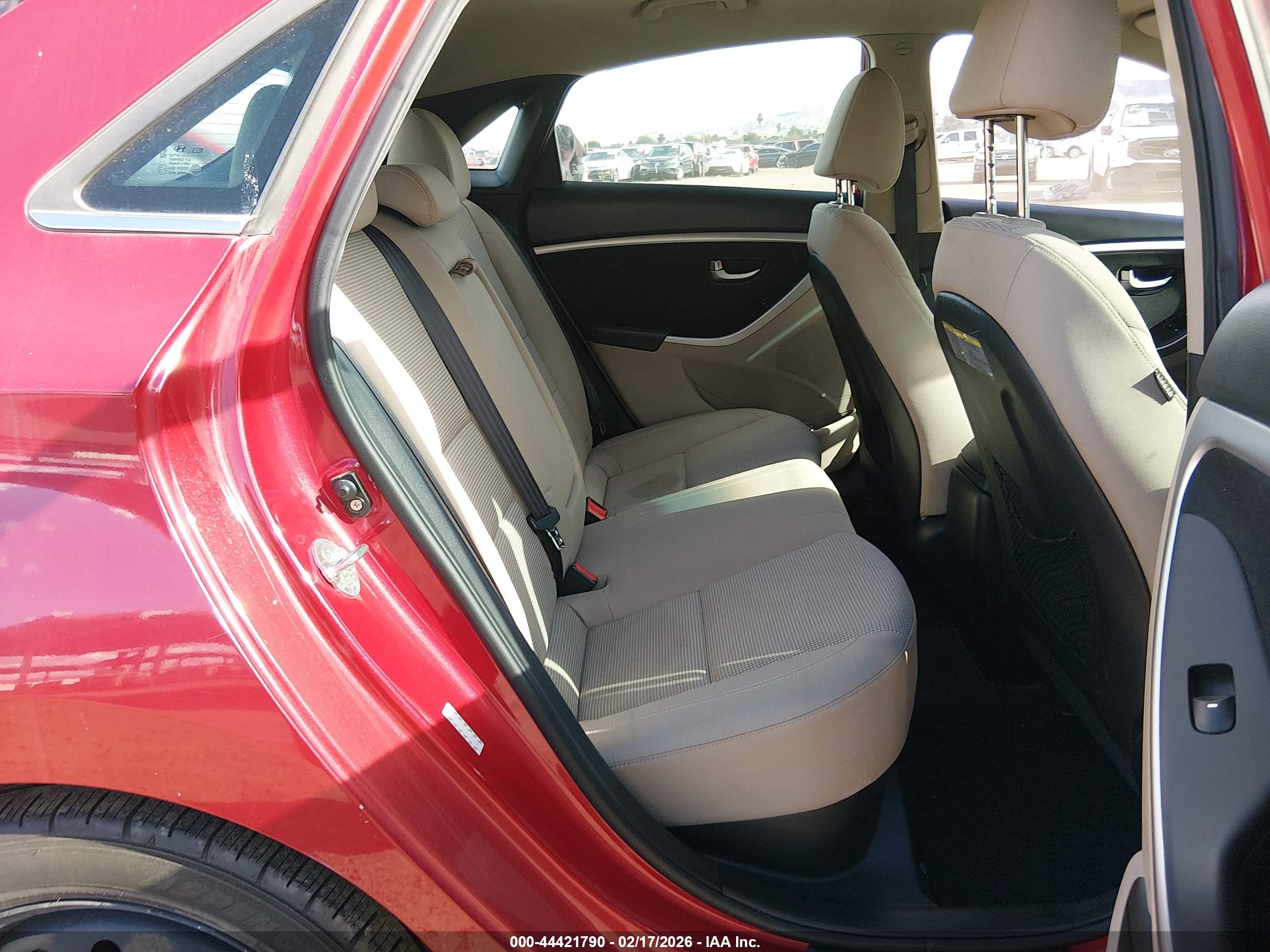 HYUNDAI ELANTRA image 8