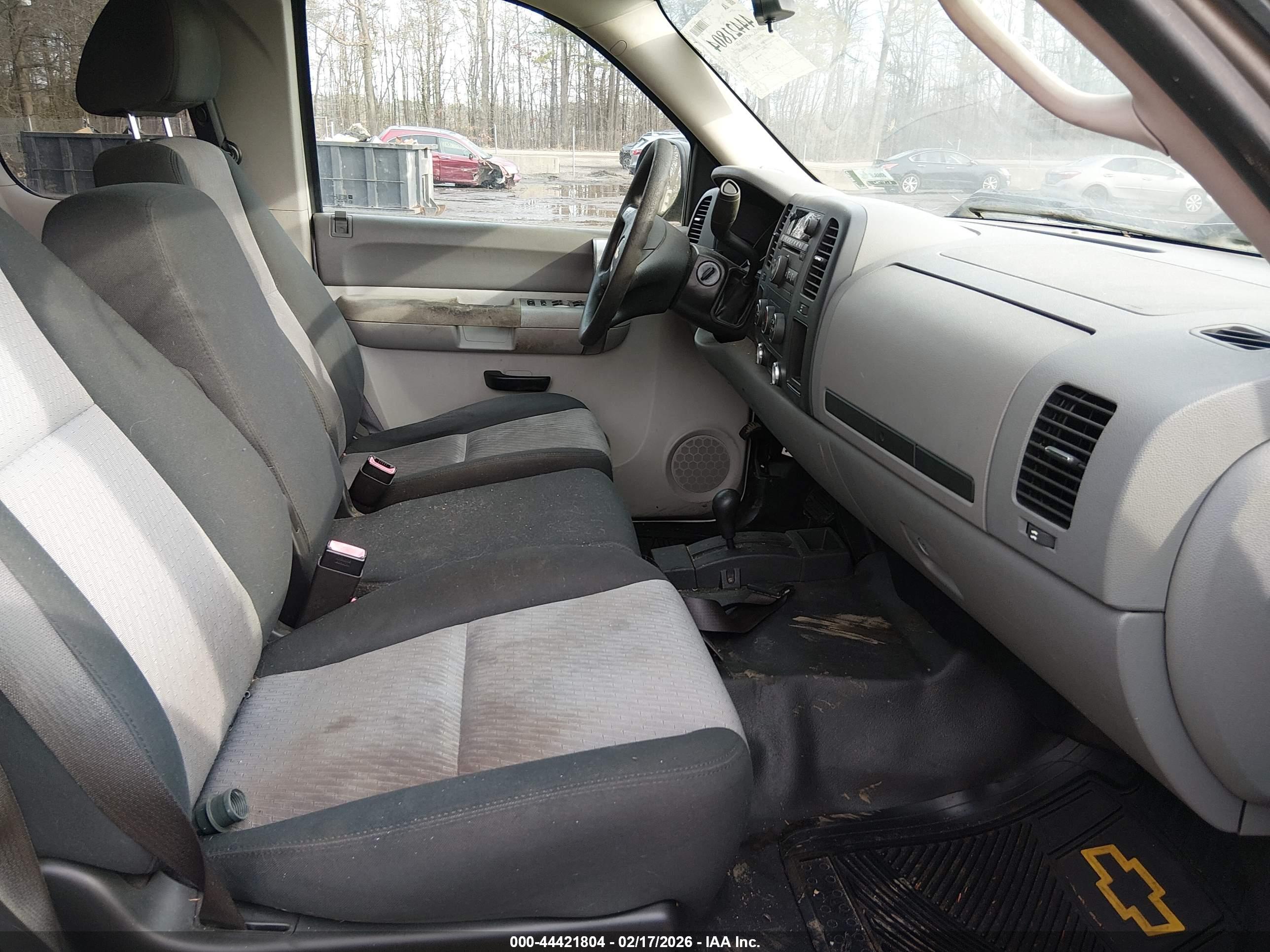 CHEVROLET SILVERADO image 5