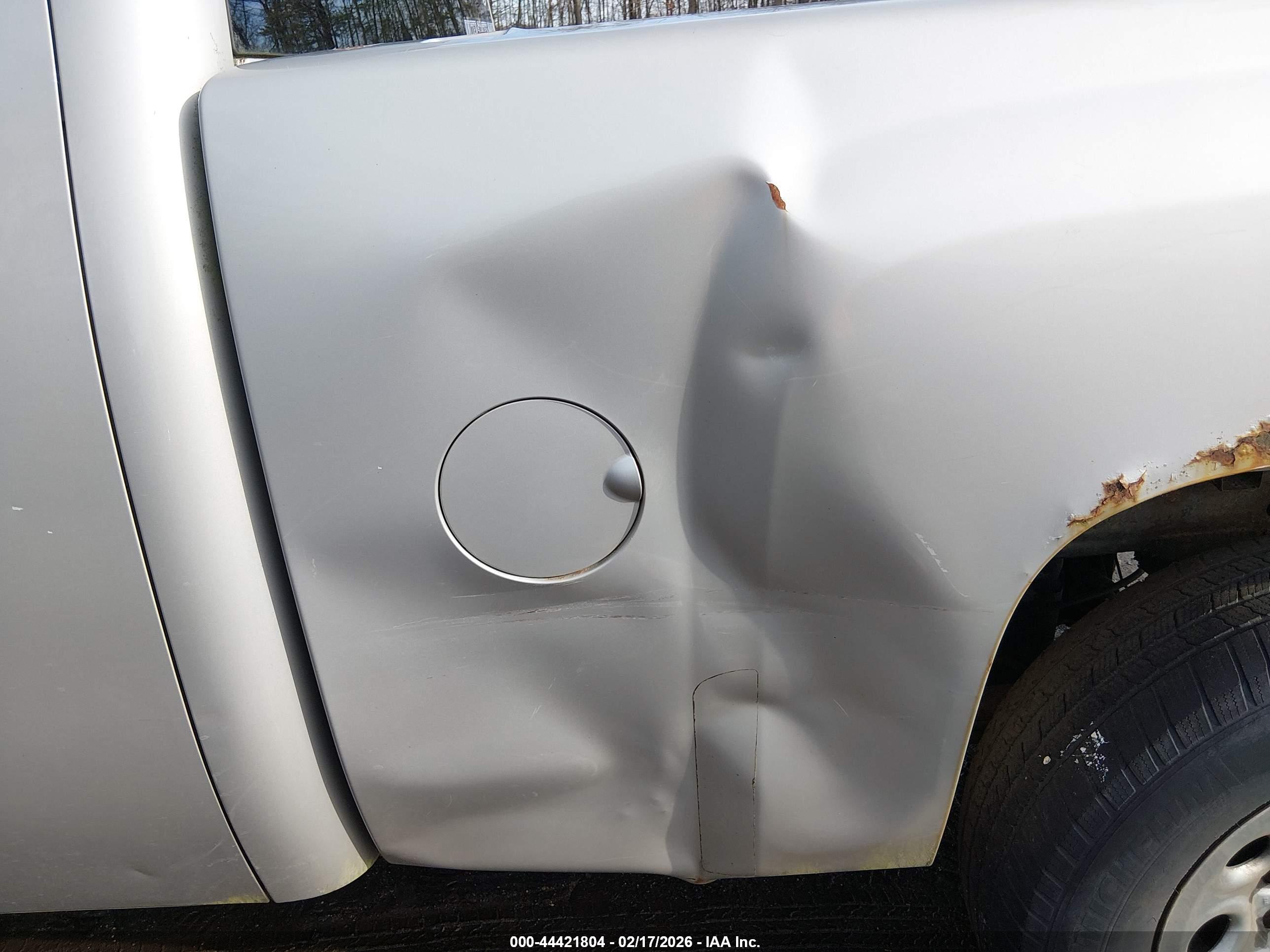 CHEVROLET SILVERADO image 6