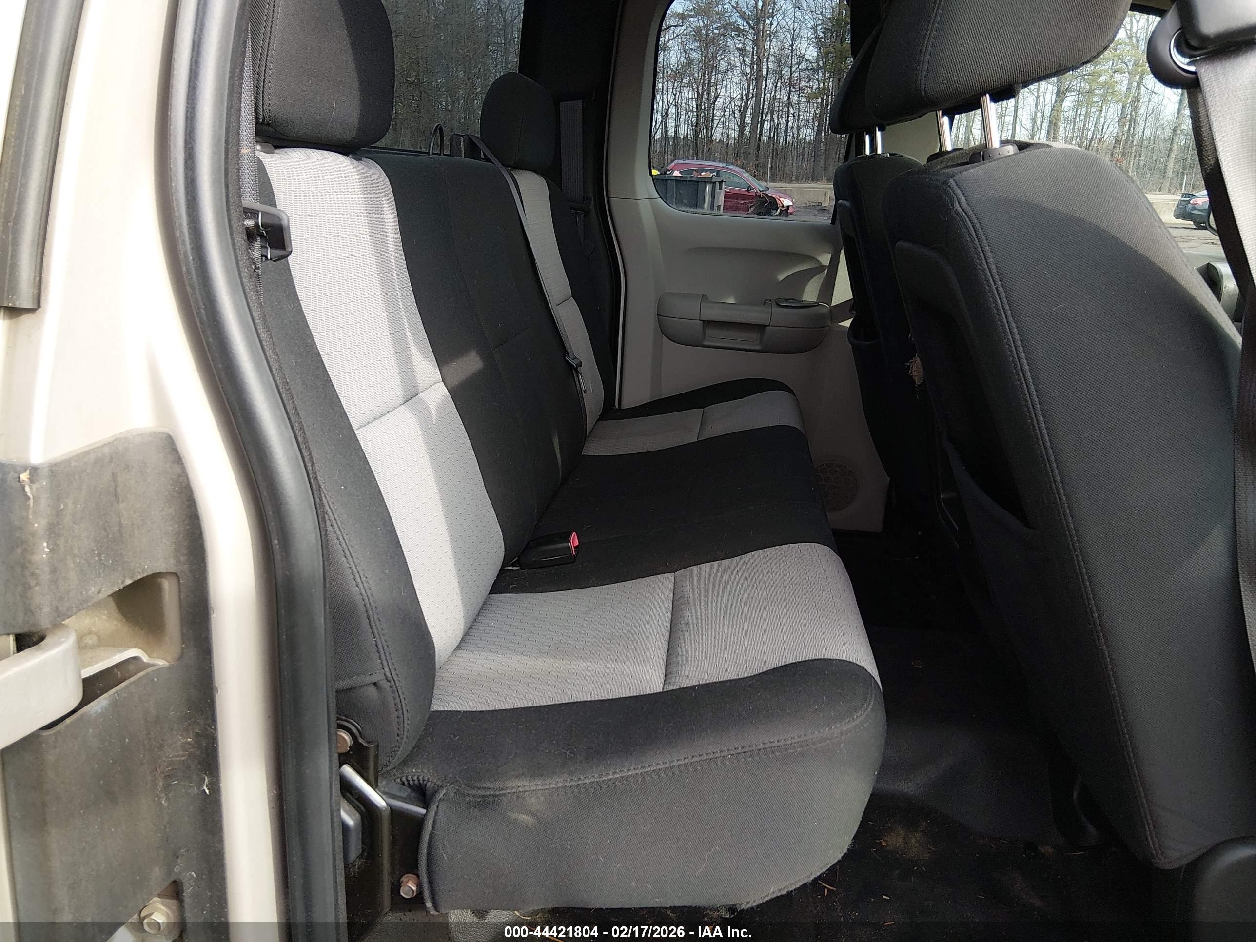 CHEVROLET SILVERADO image 8