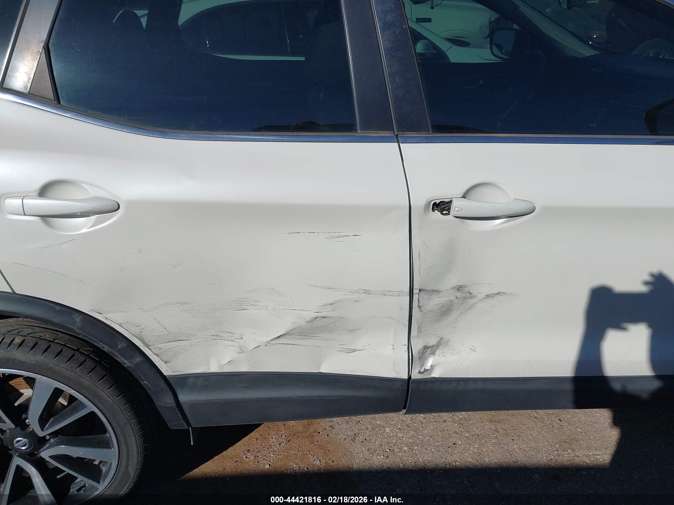 NISSAN ROGUE image 6