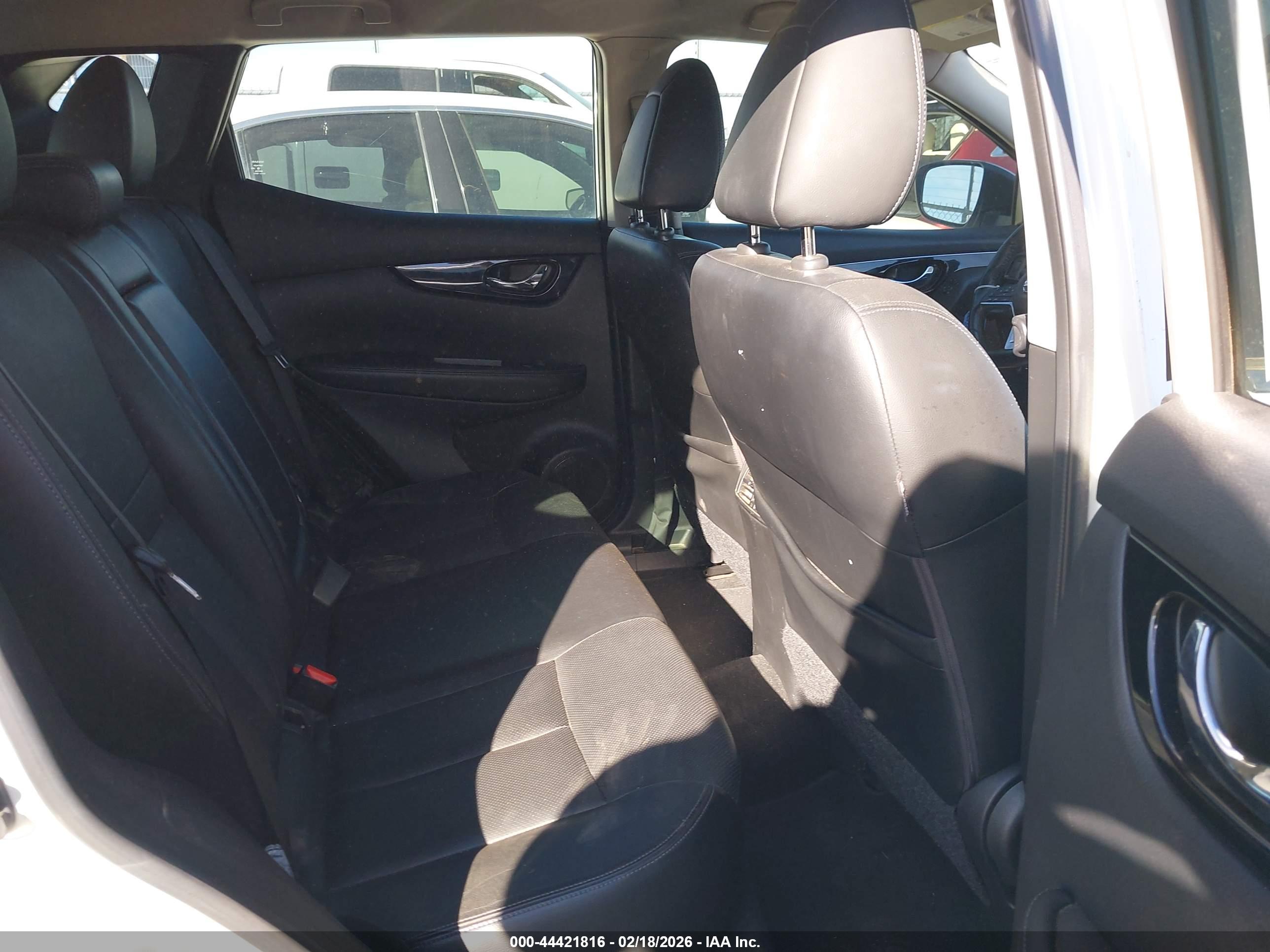 NISSAN ROGUE image 8