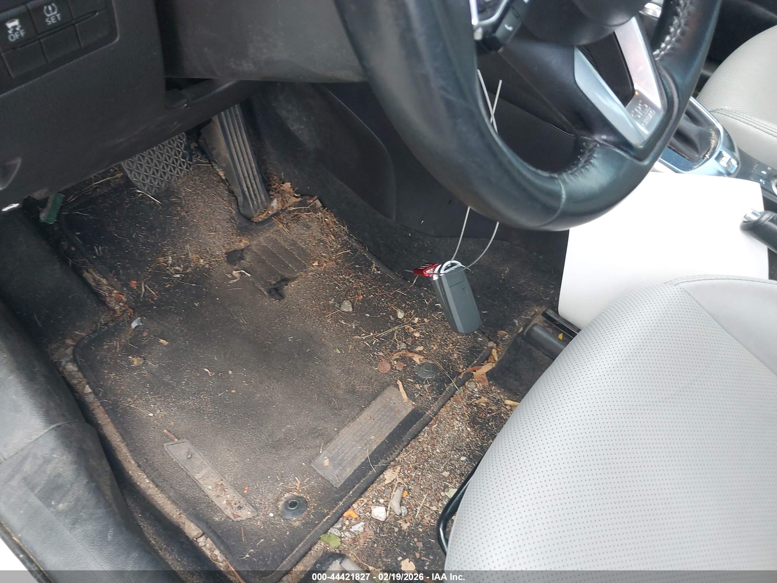 TOYOTA YARIS image 11
