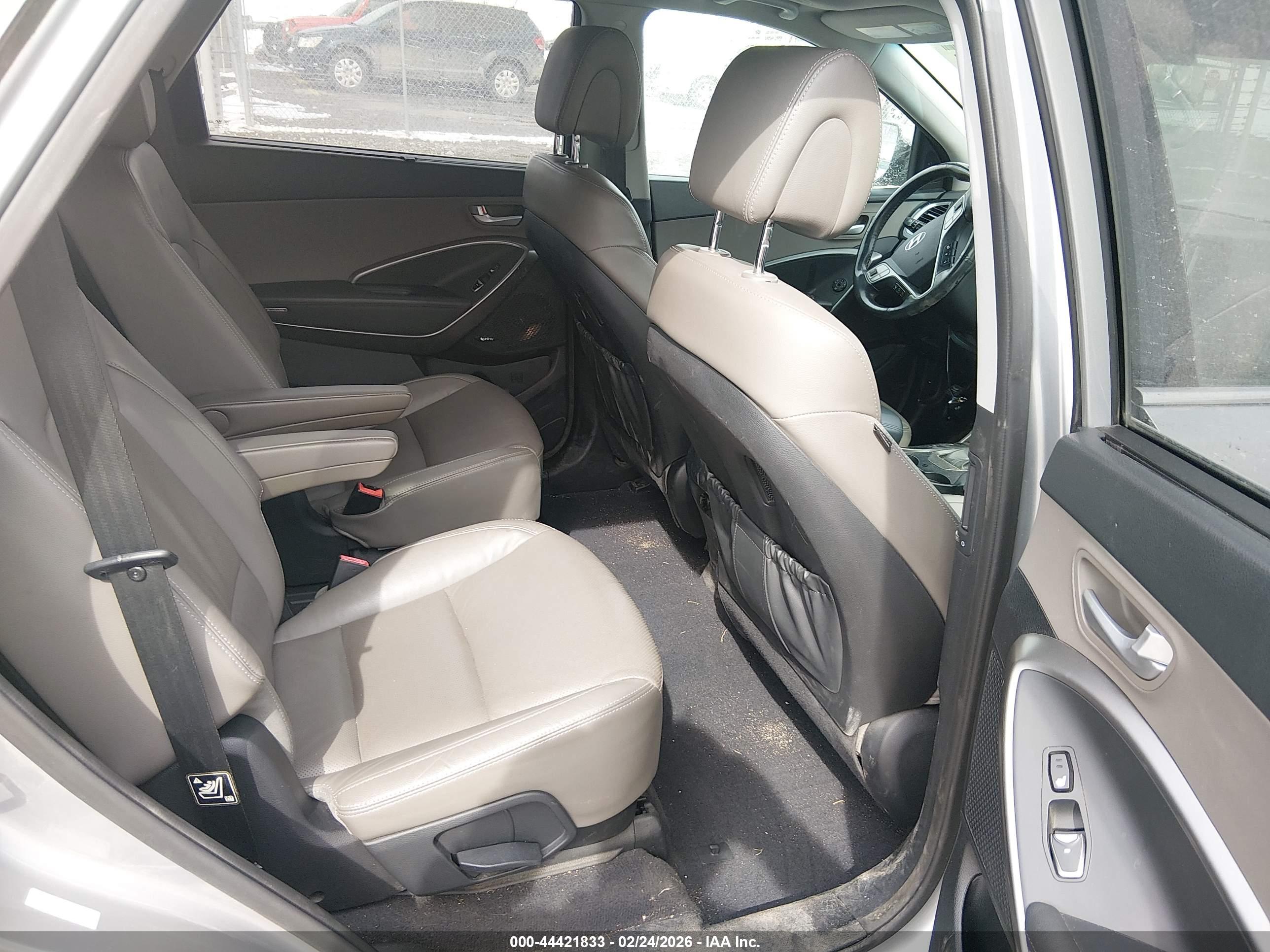 HYUNDAI SANTA image 8