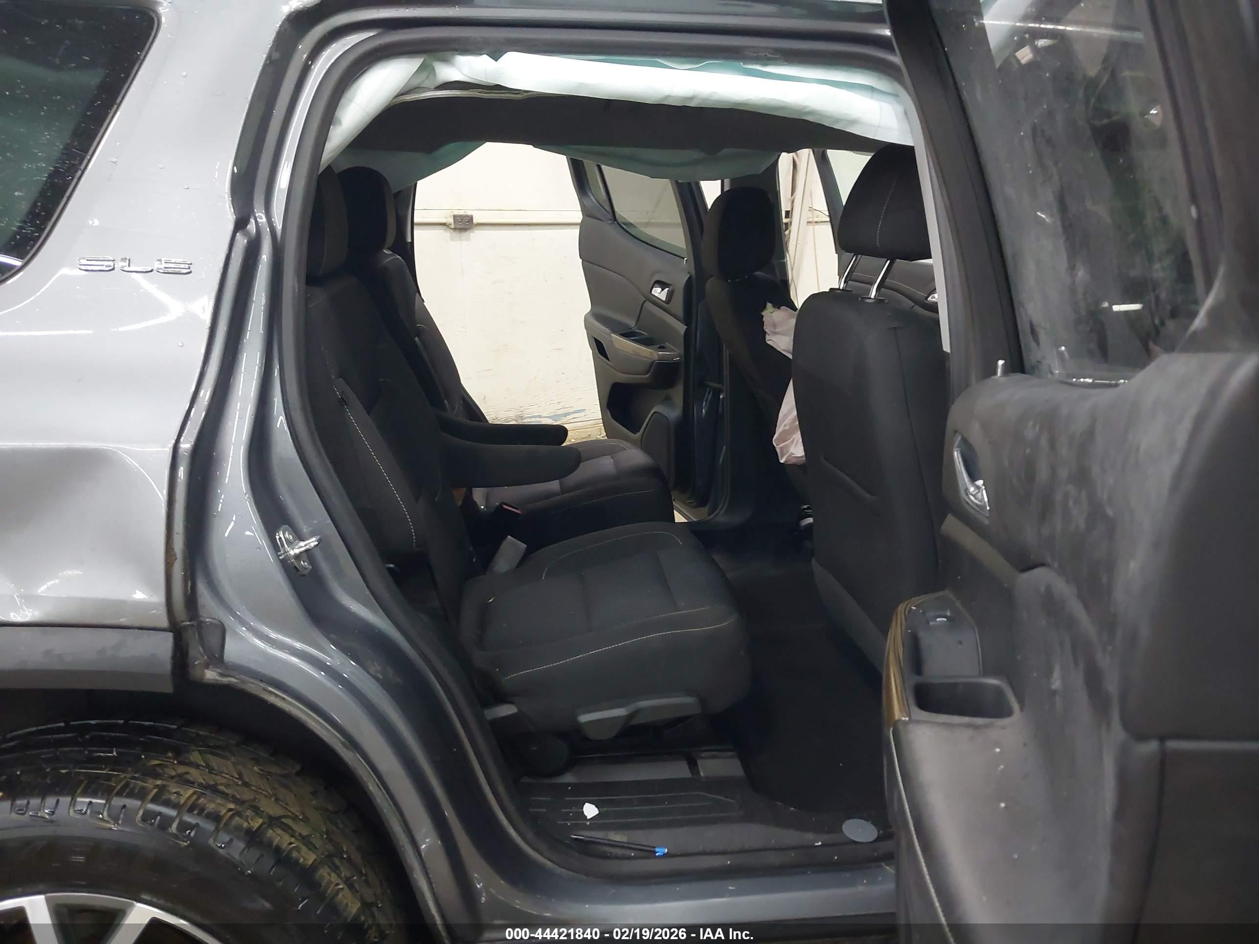 GMC ACADIA image 8