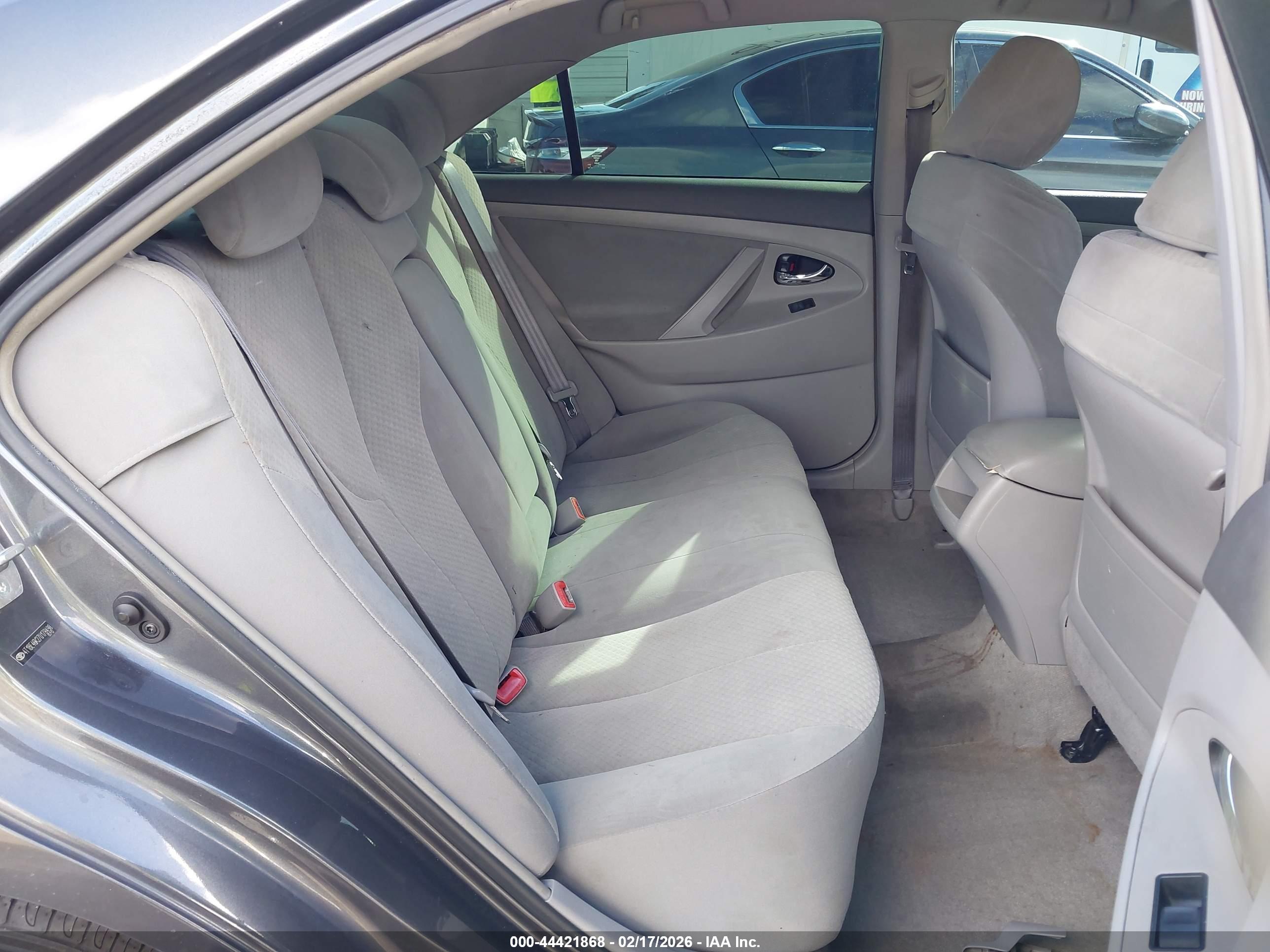TOYOTA CAMRY image 8