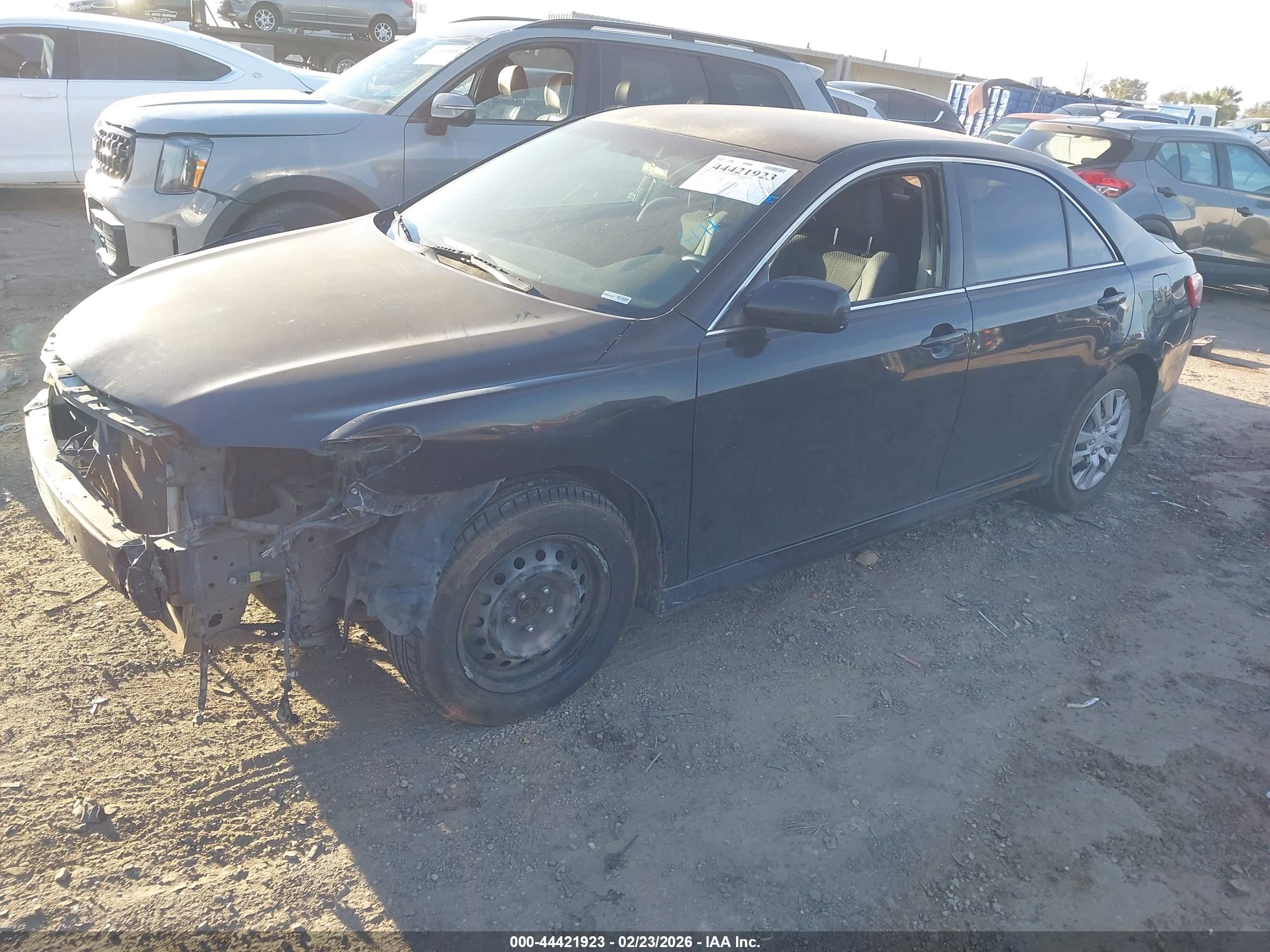TOYOTA CAMRY image 2