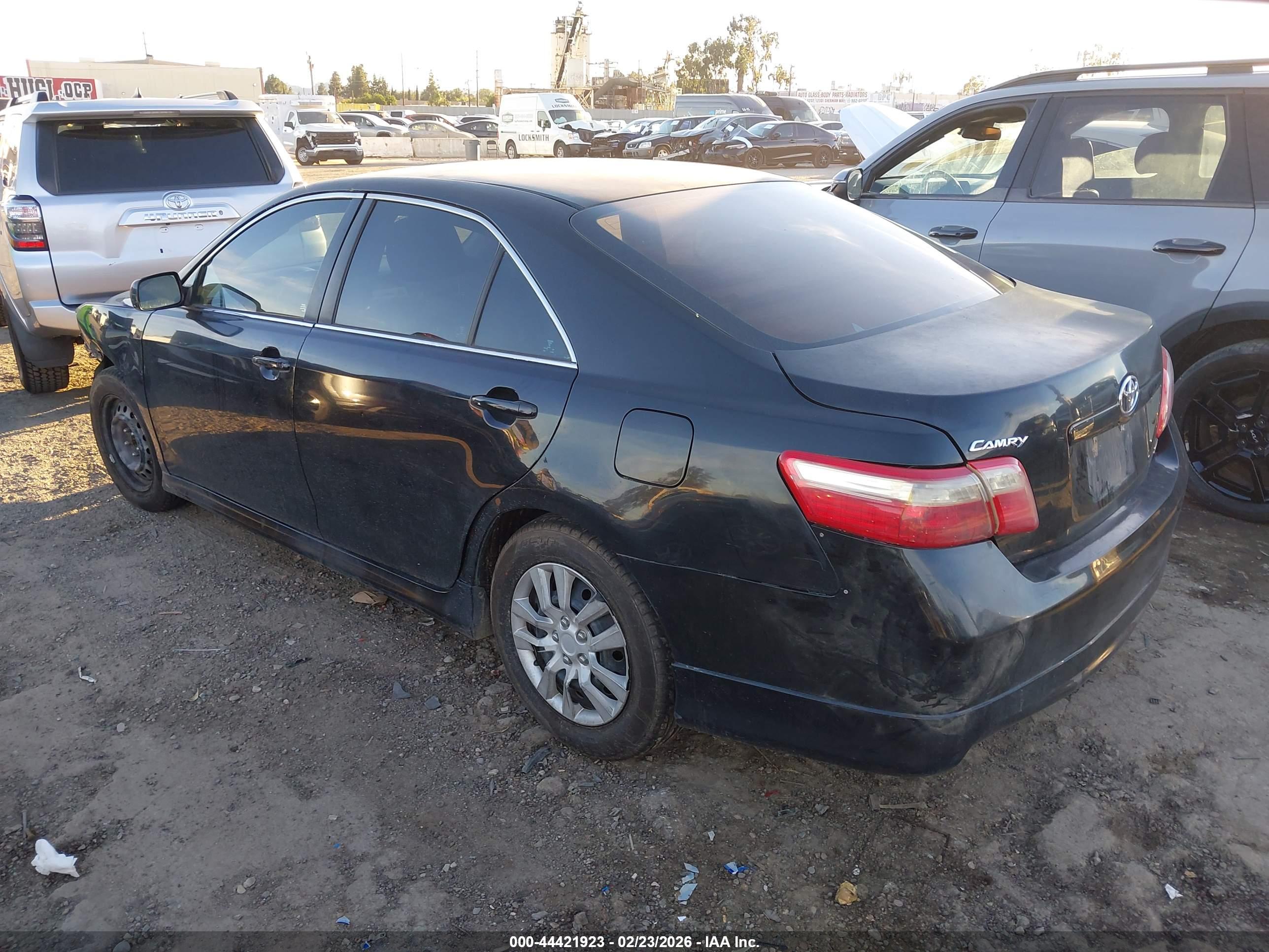 TOYOTA CAMRY image 3