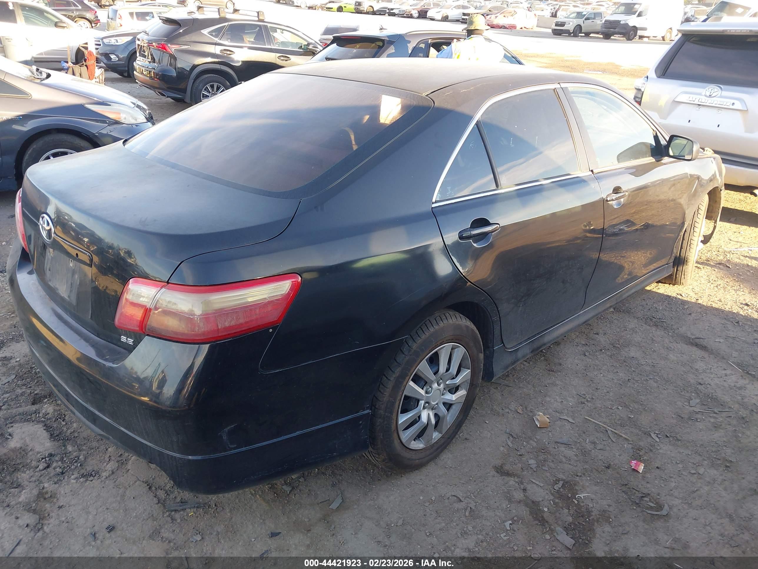TOYOTA CAMRY image 4
