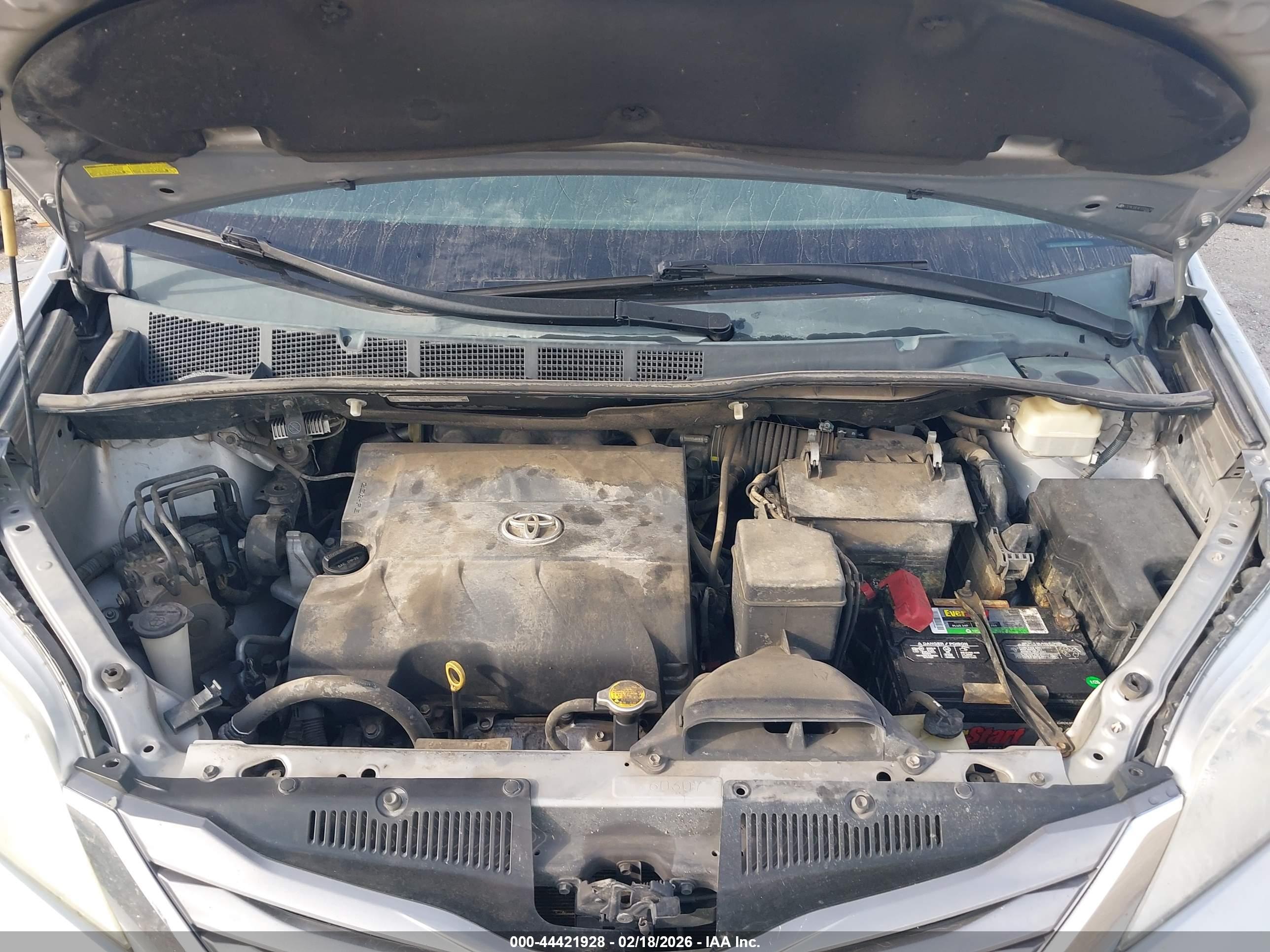 TOYOTA SIENNA image 10