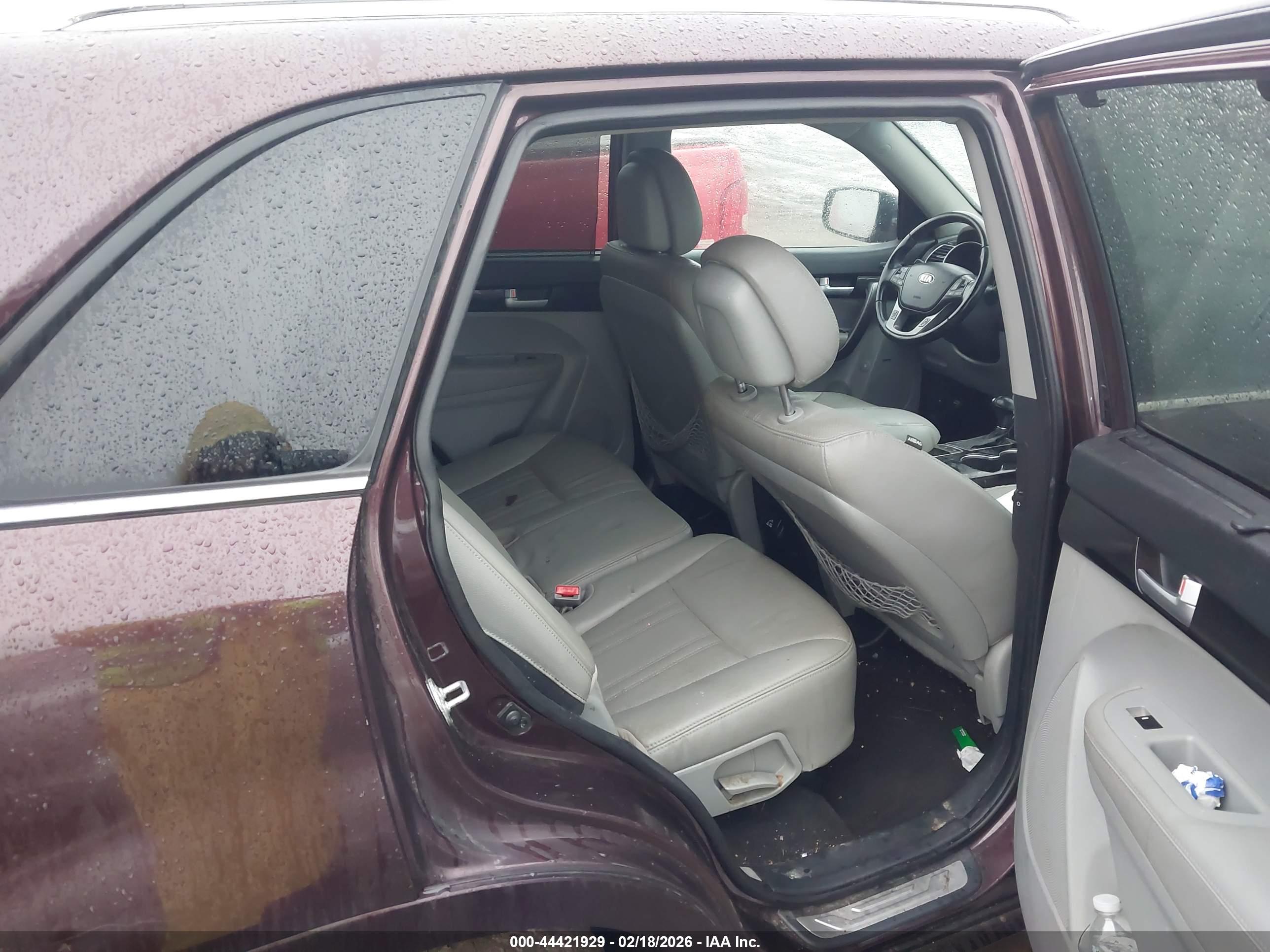 KIA SORENTO image 8
