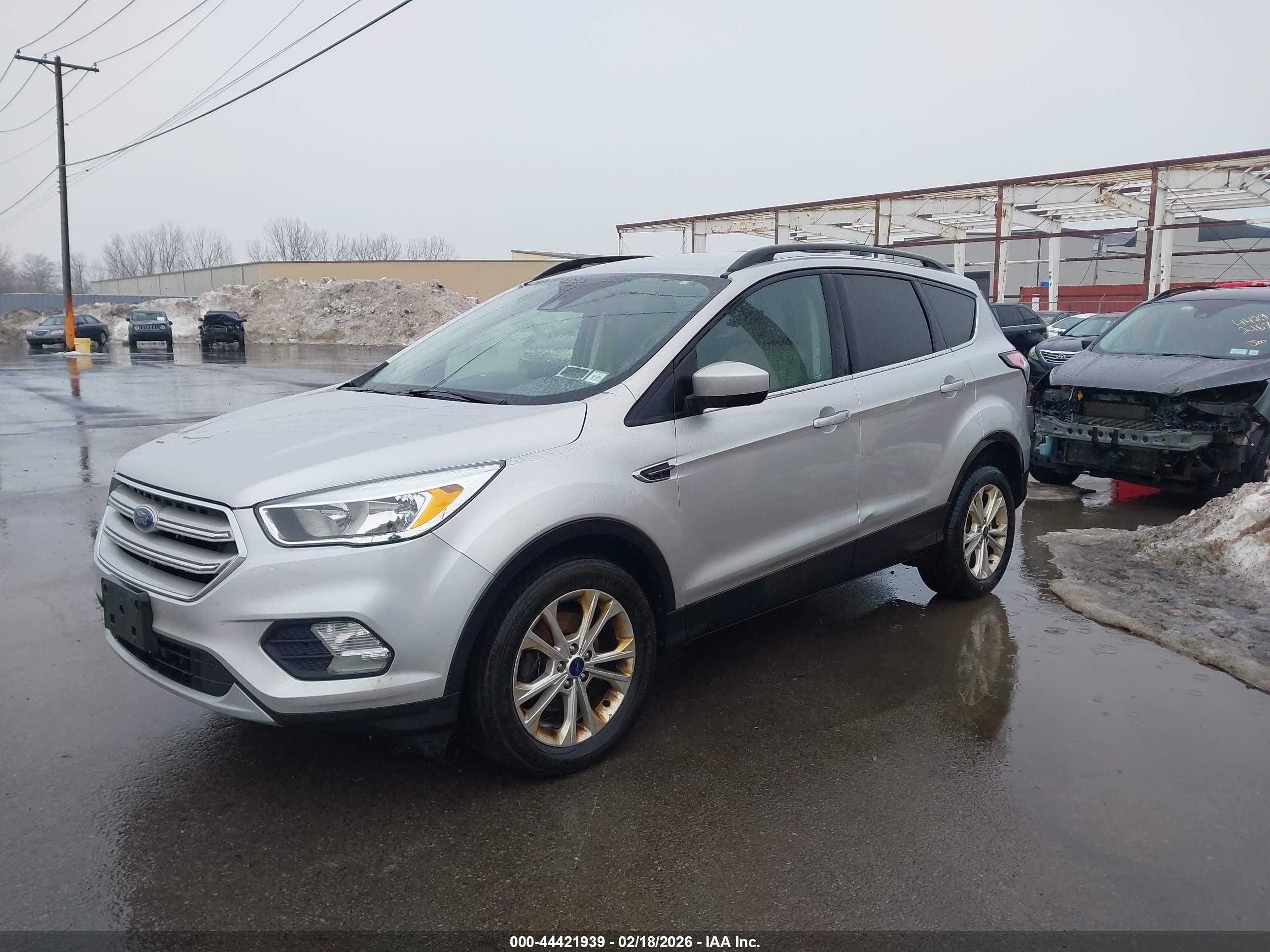 FORD ESCAPE image 2
