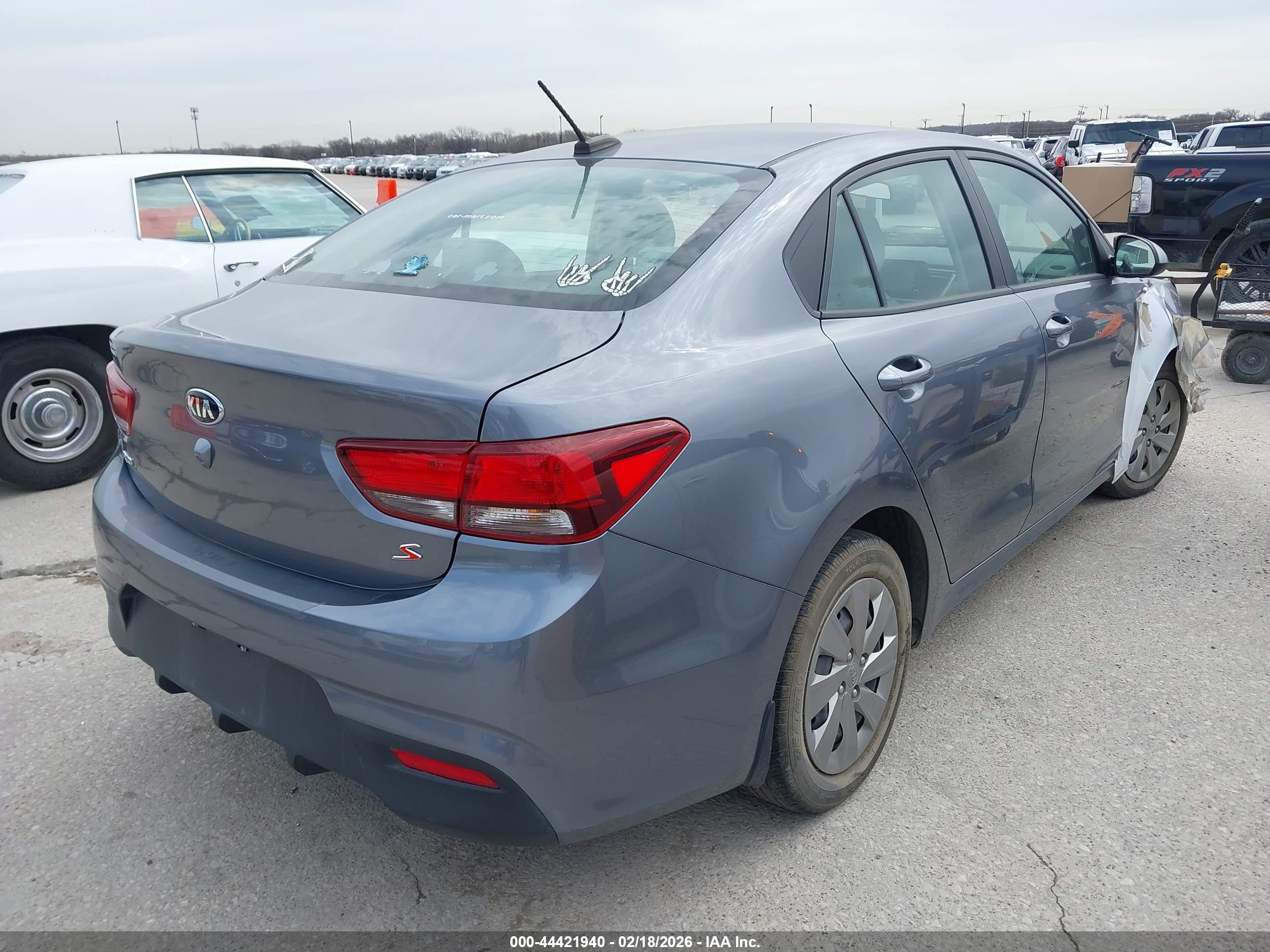 KIA RIO image 4