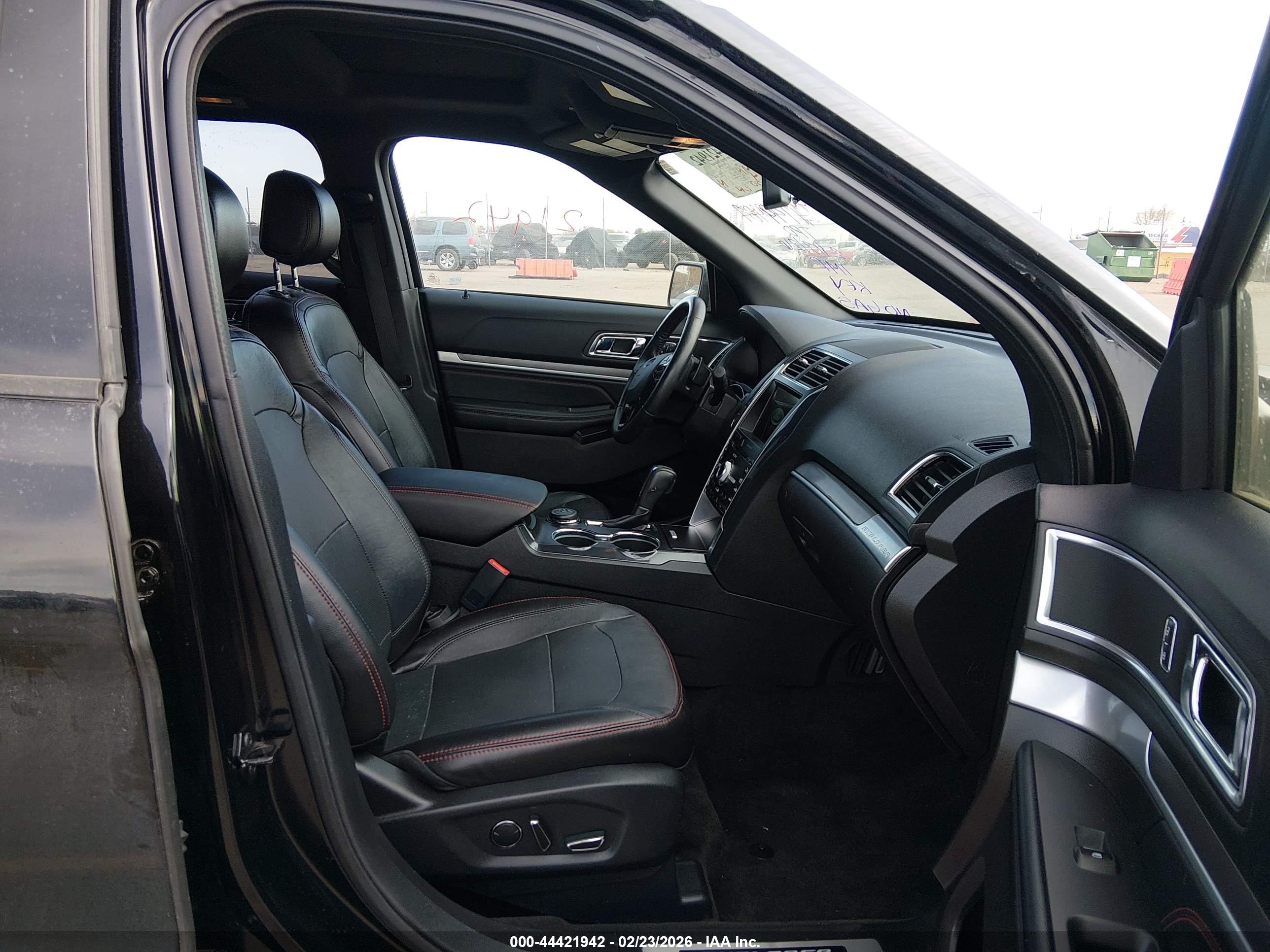 FORD EXPLORER image 5