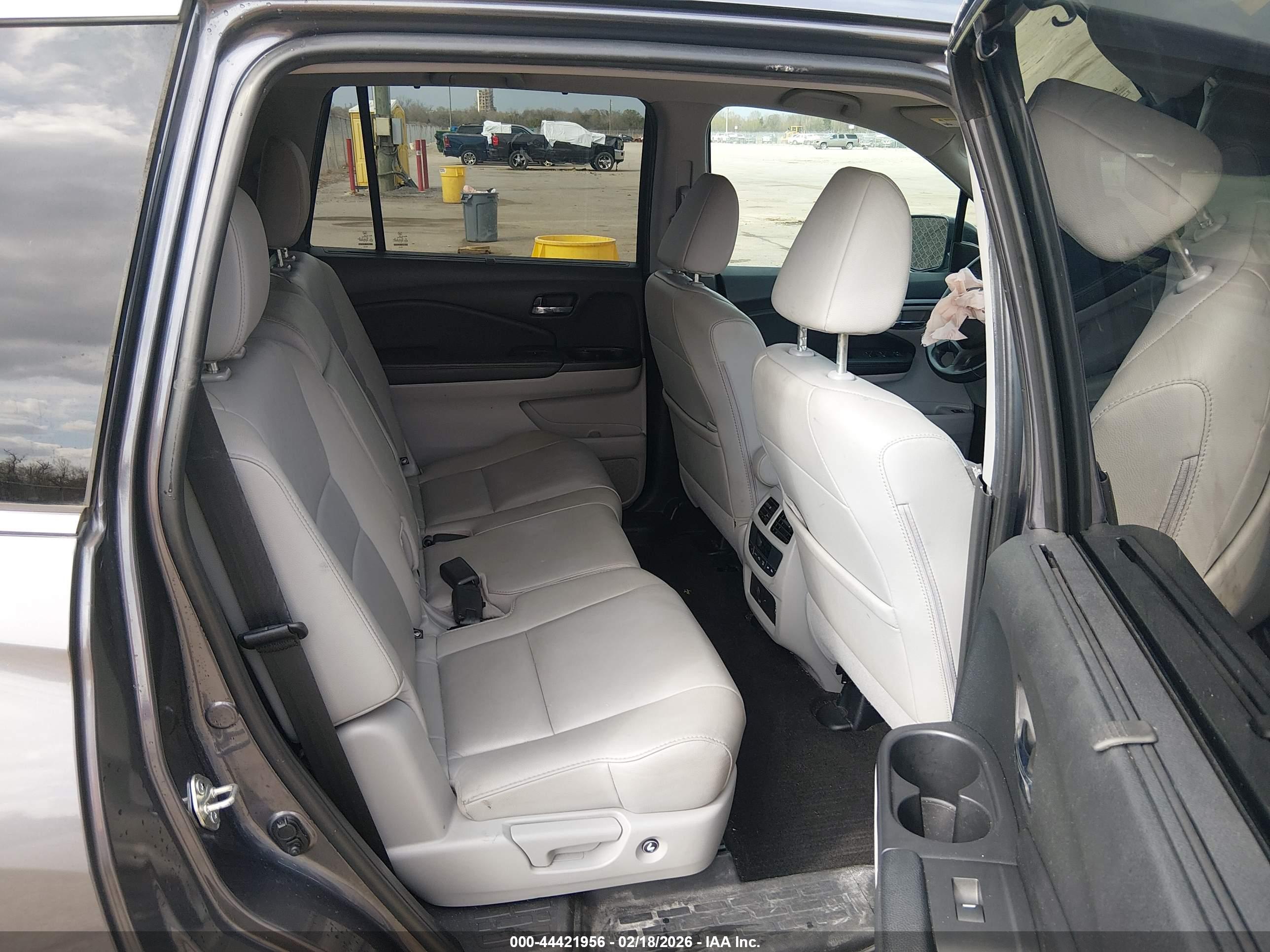 HONDA PILOT image 8