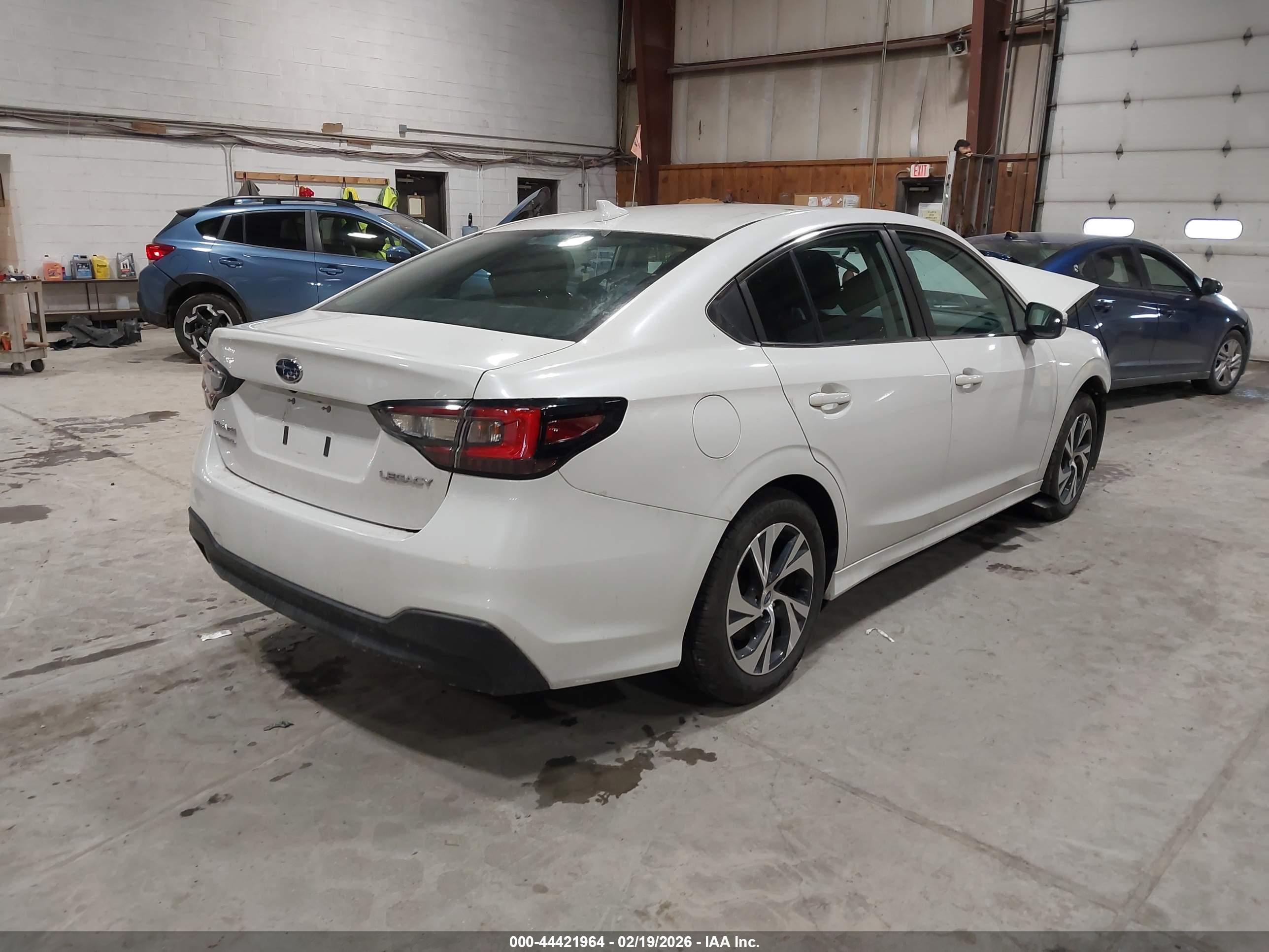 SUBARU LEGACY image 4