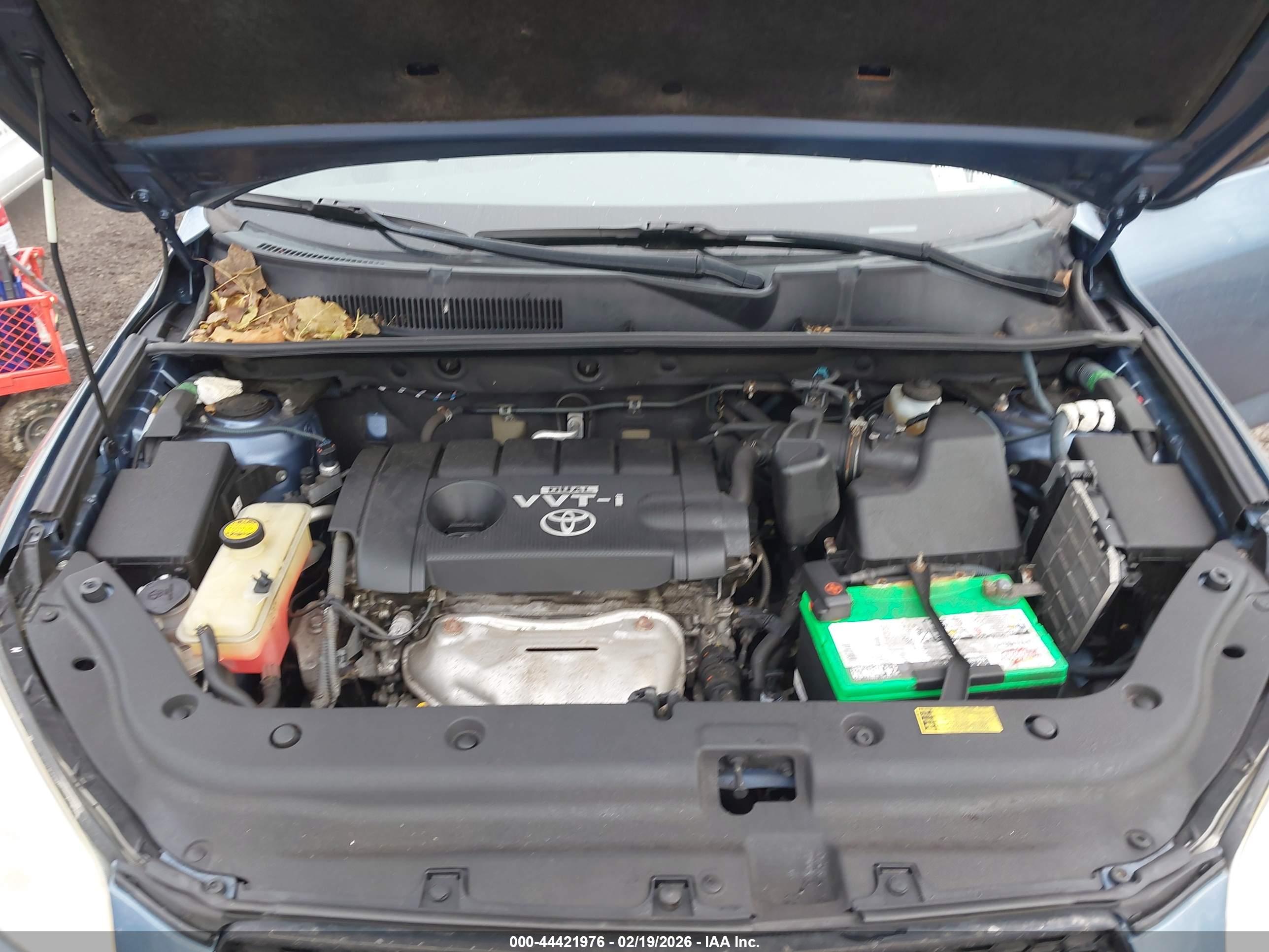 TOYOTA RAV4 image 10