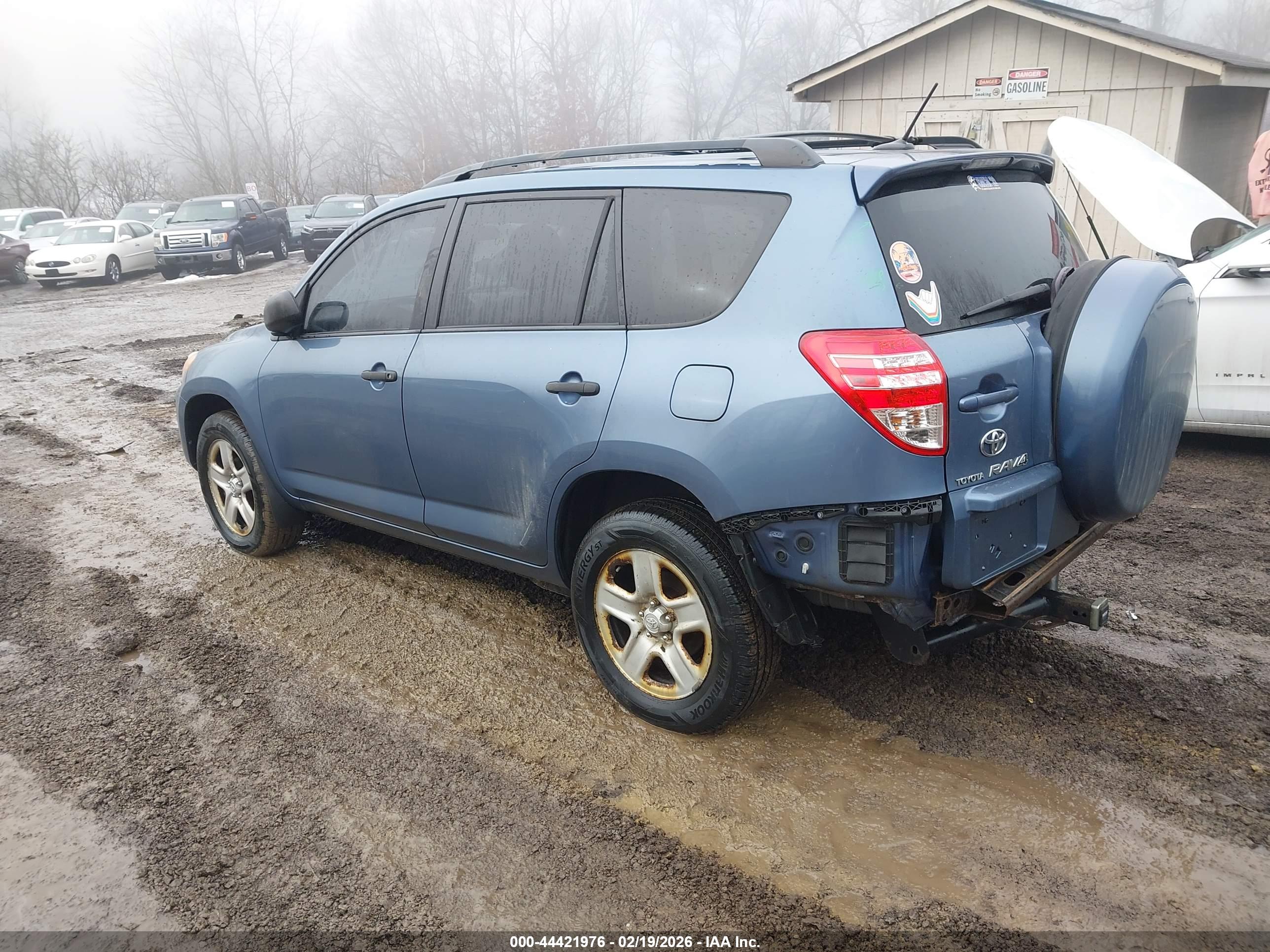 TOYOTA RAV4 image 3