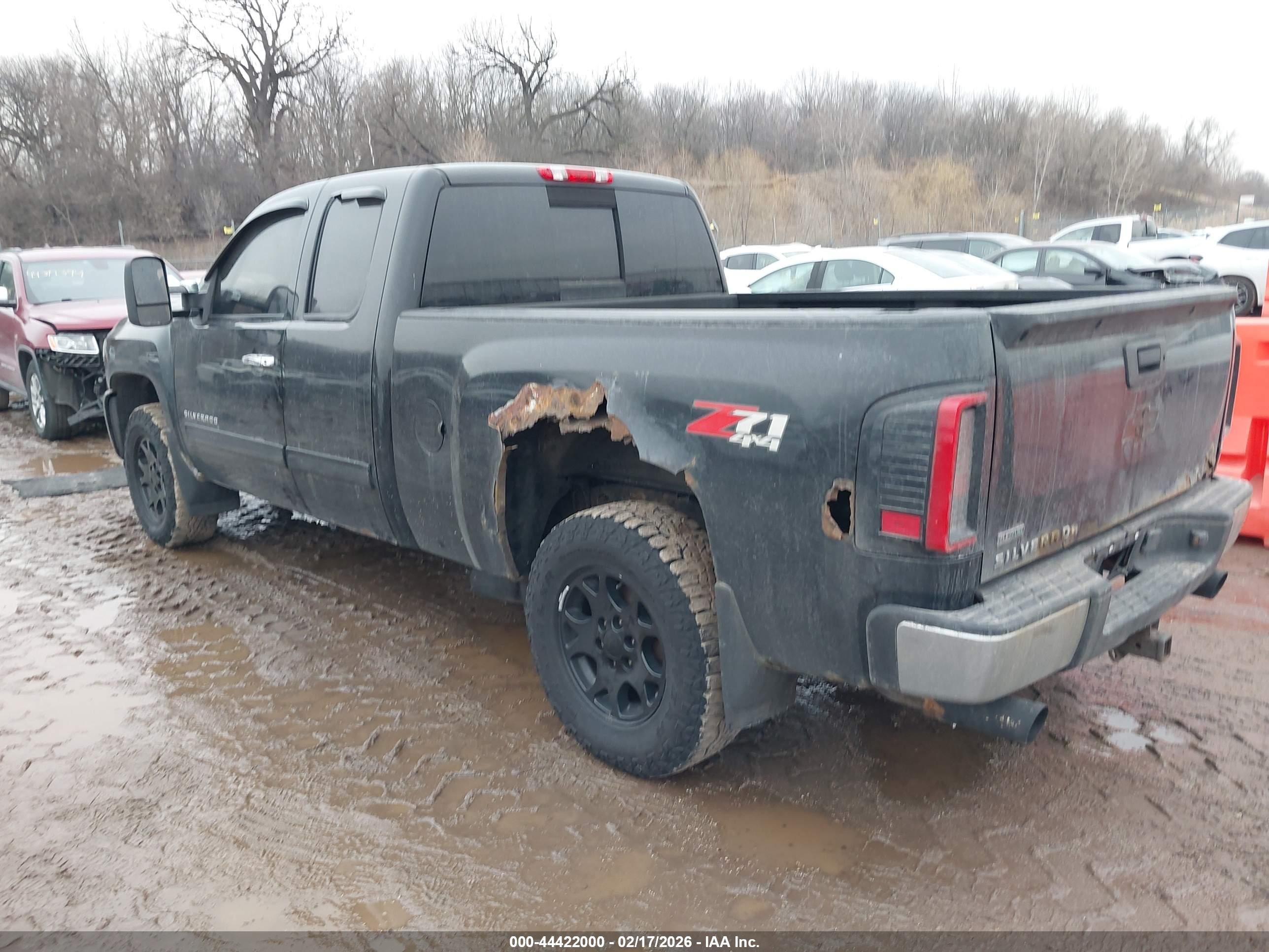 CHEVROLET SILVERADO image 3