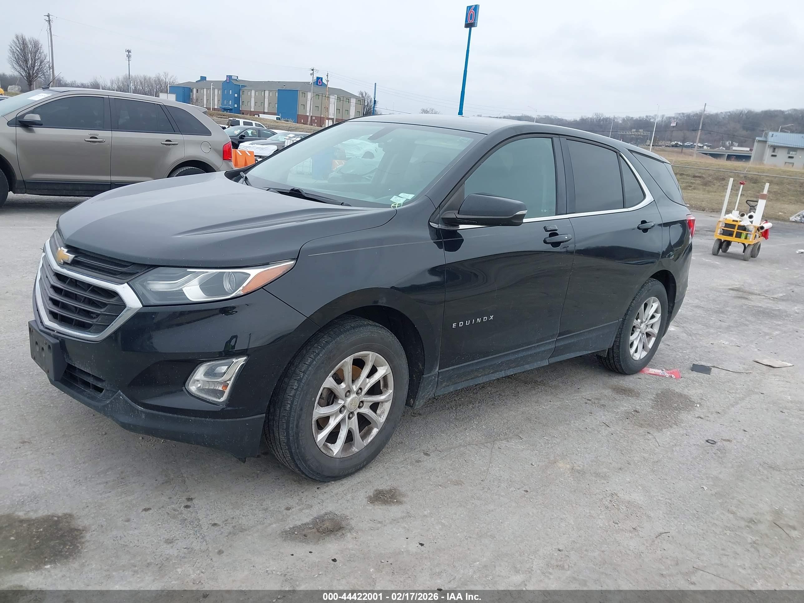 CHEVROLET EQUINOX image 2