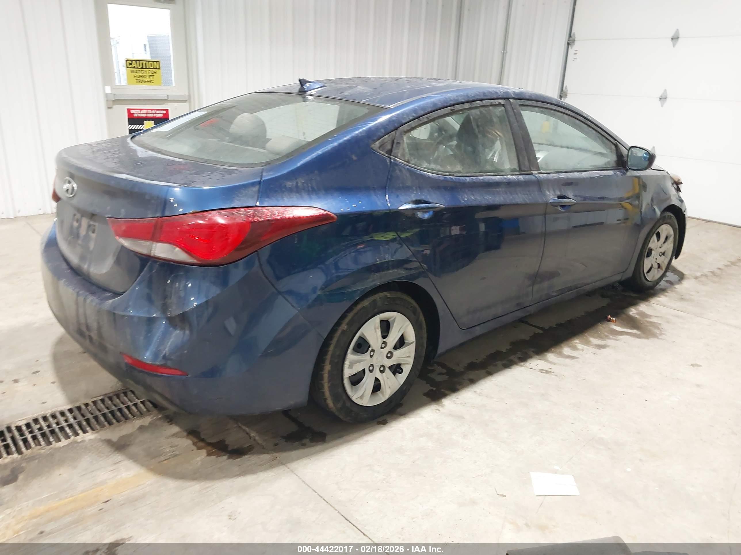 HYUNDAI ELANTRA image 4