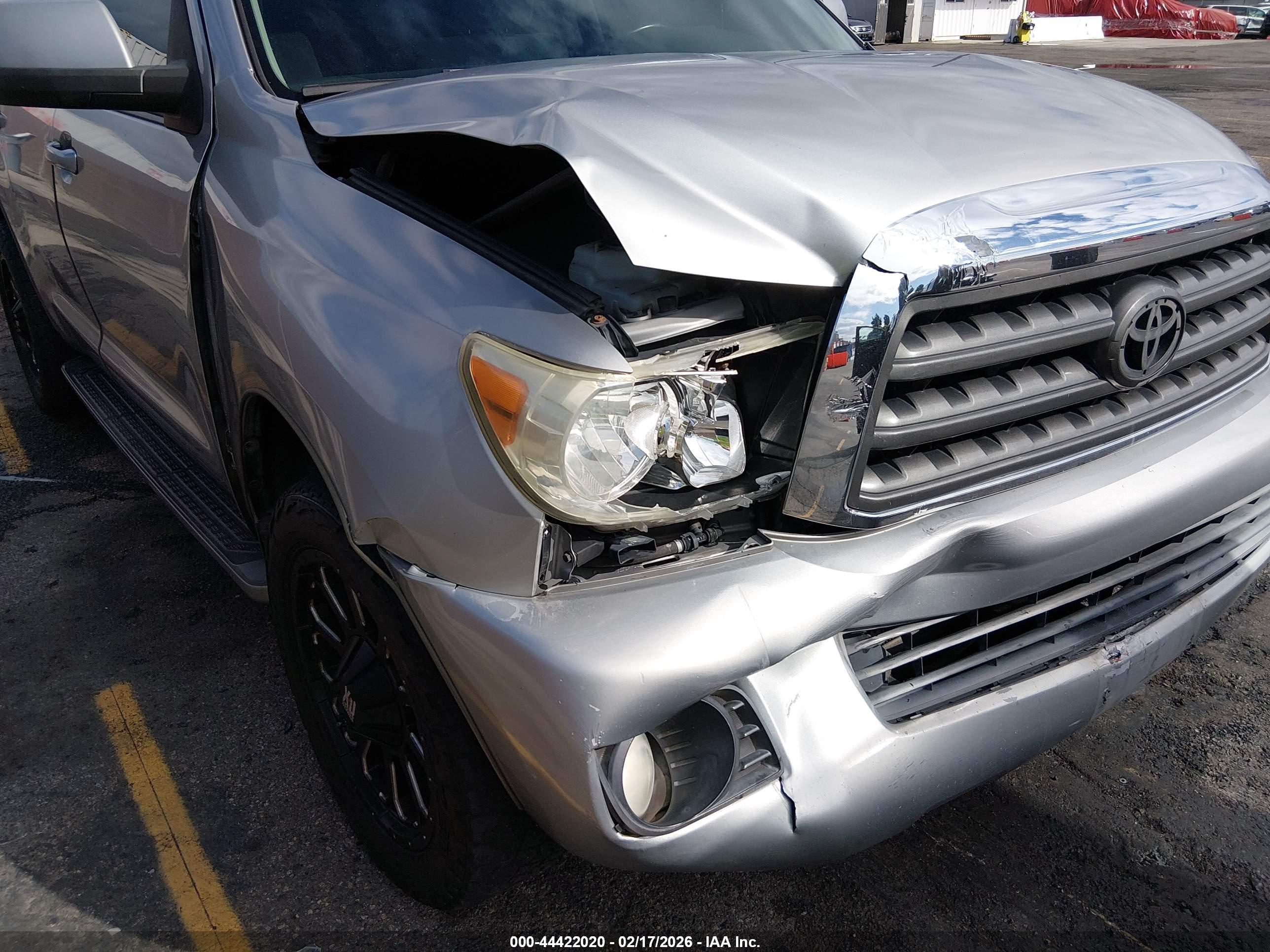 TOYOTA SEQUOIA image 6
