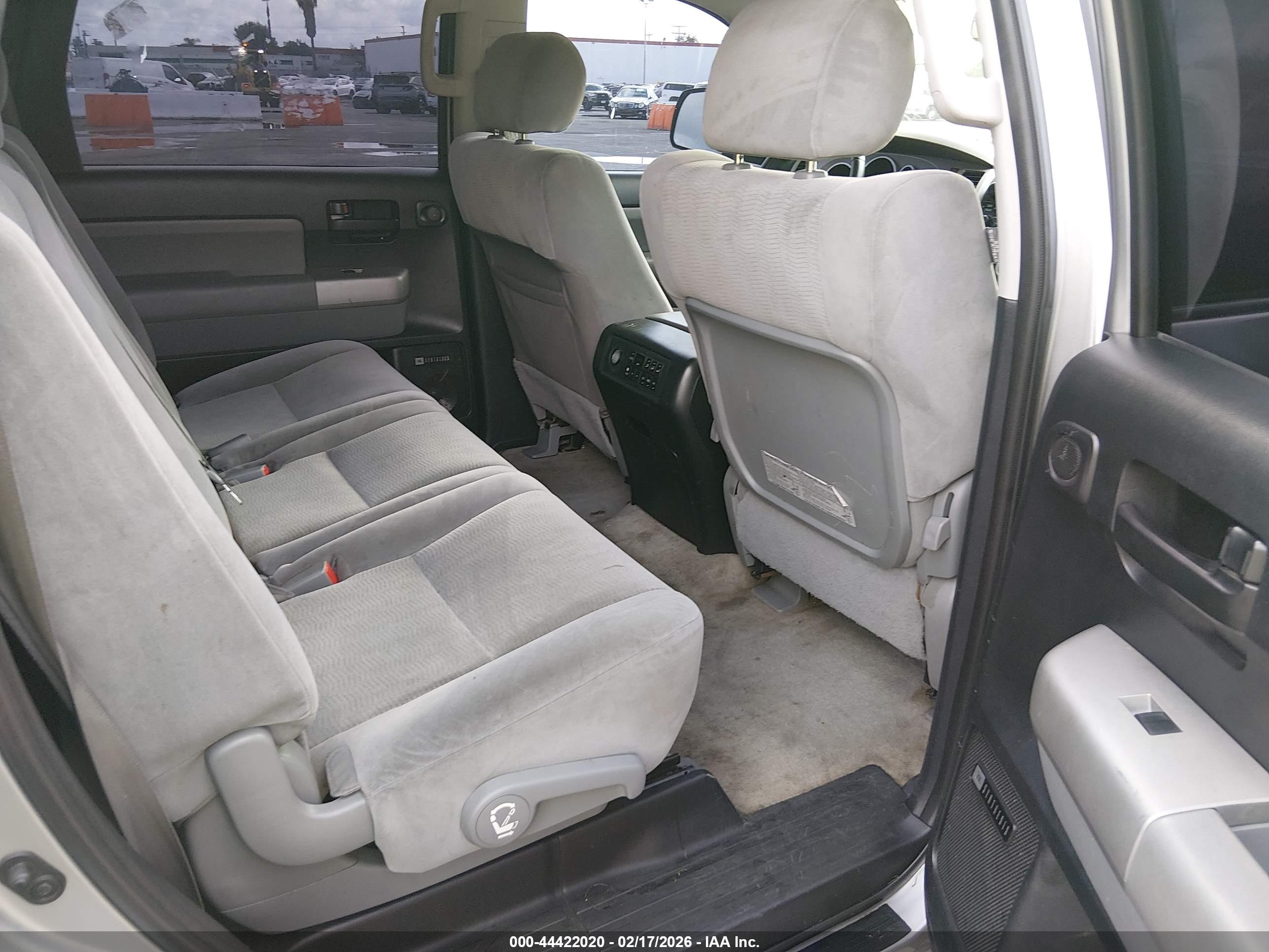 TOYOTA SEQUOIA image 8