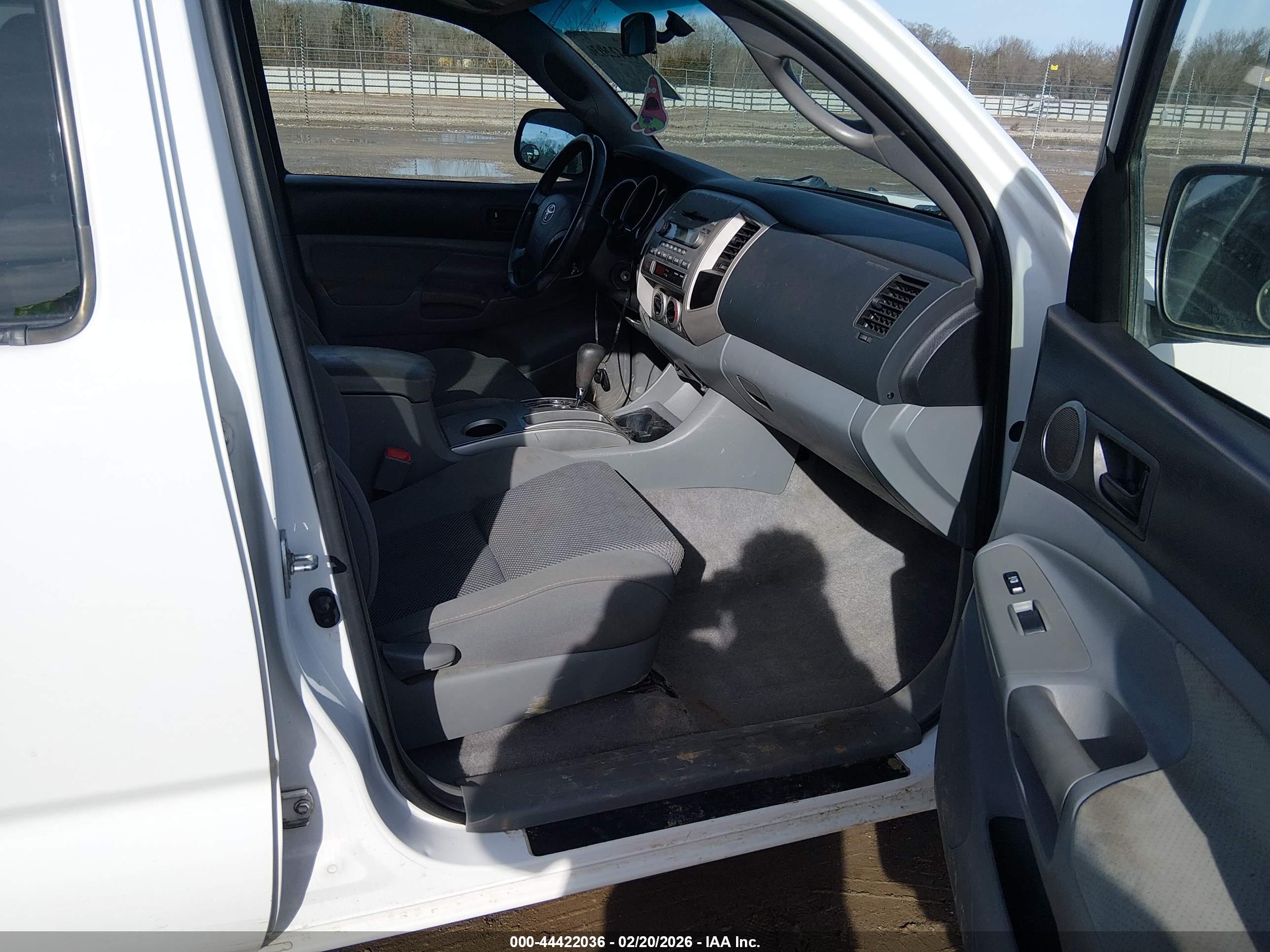 TOYOTA TACOMA image 5