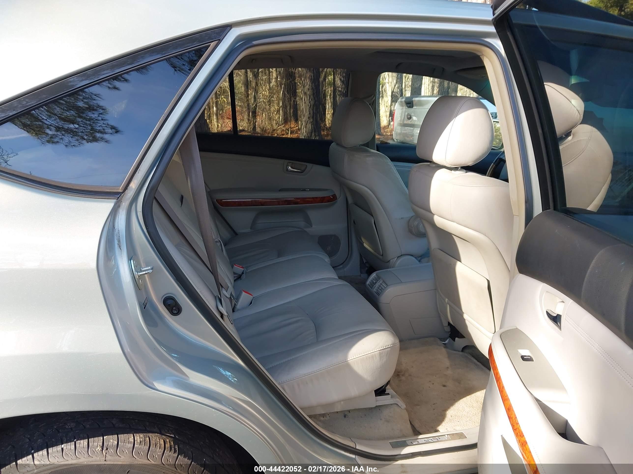 LEXUS RX image 8